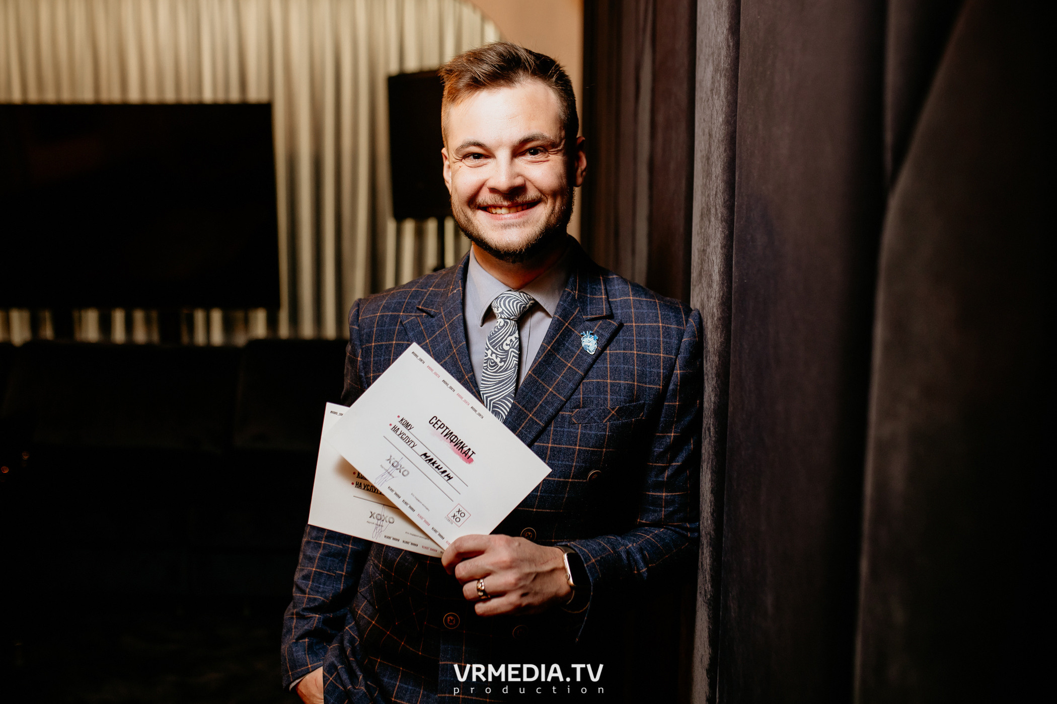 Международный женский день в караоке-баре «Volna»