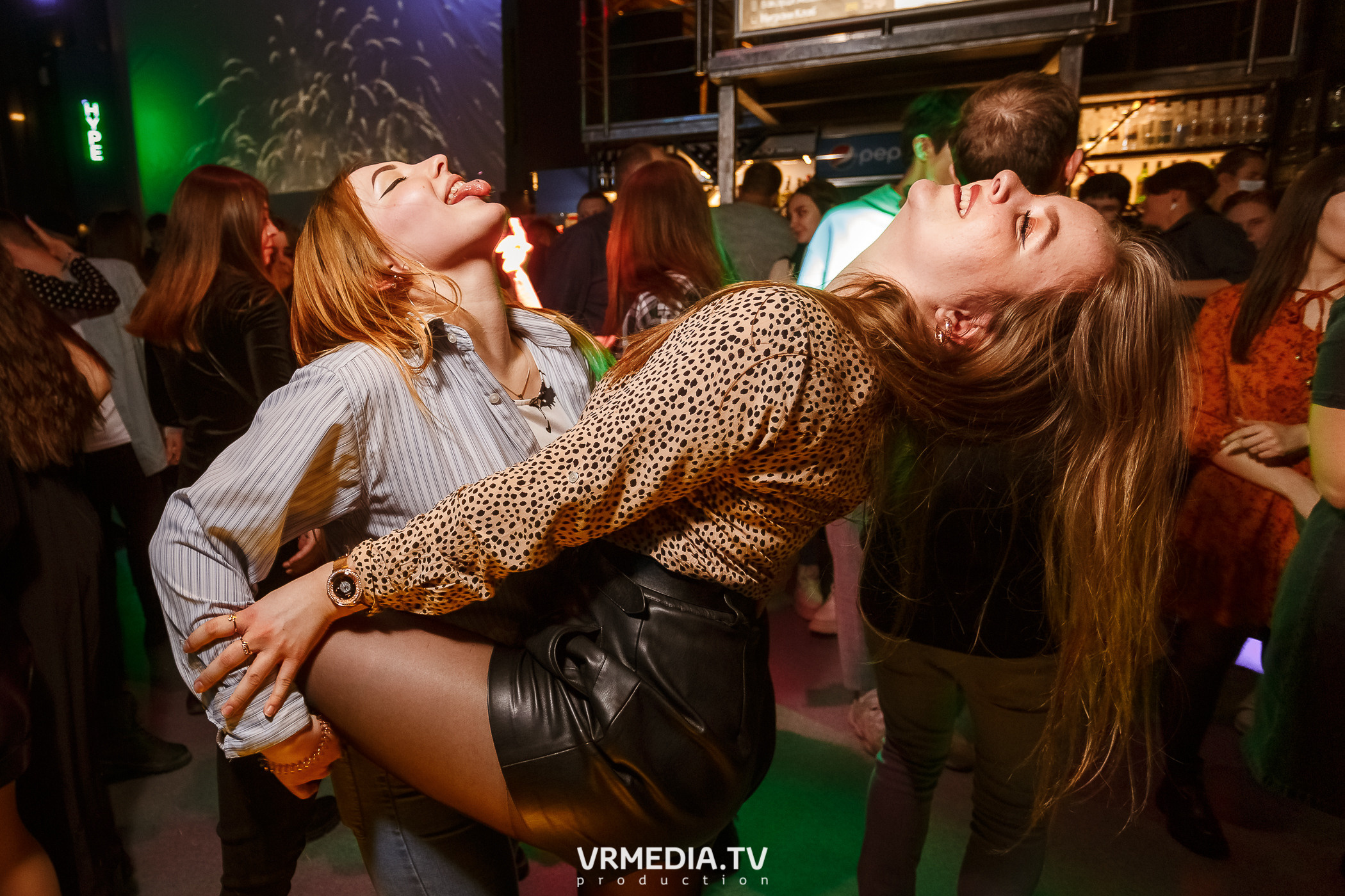 Выходные в баре «DOSKI»