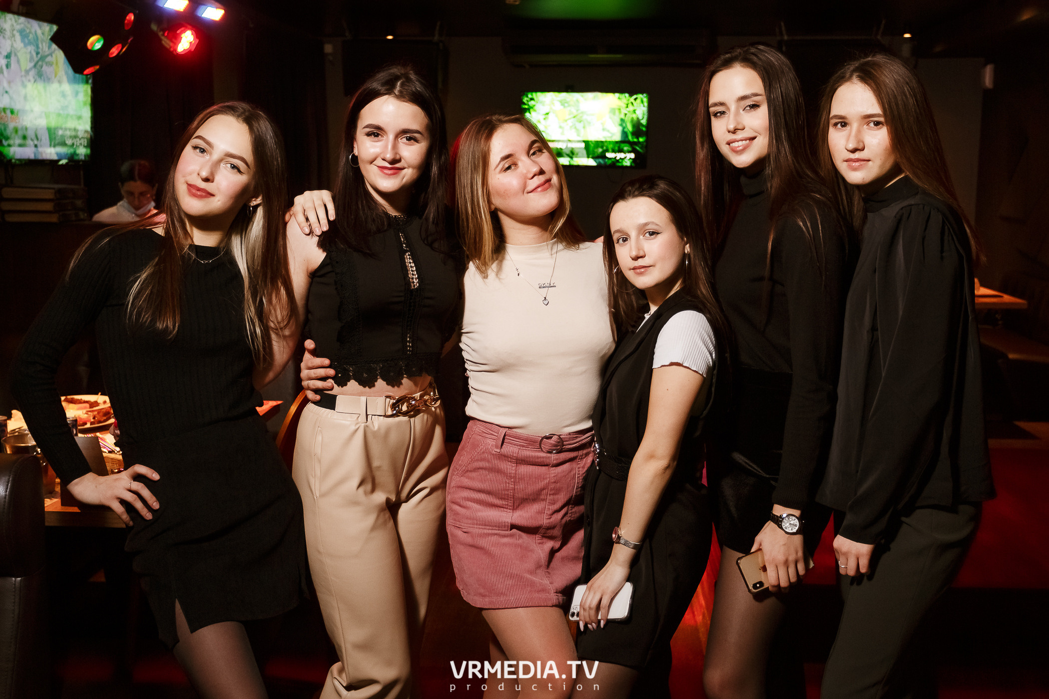 Выходные в баре «DOSKI»