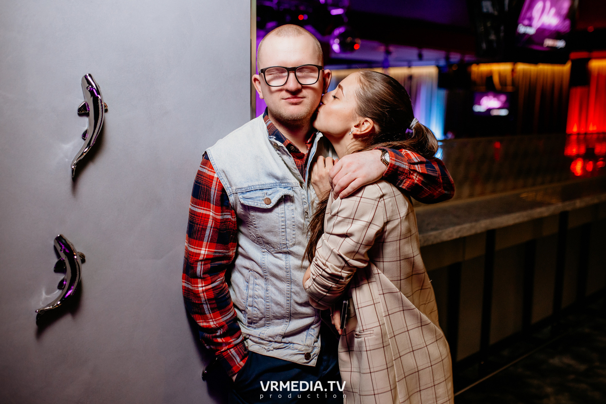 Международный женский день в караоке-баре «Volna»