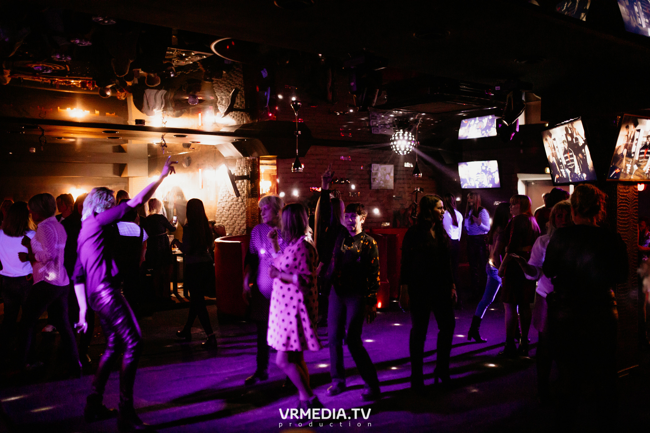 Международный женский день в караоке «Chicago»