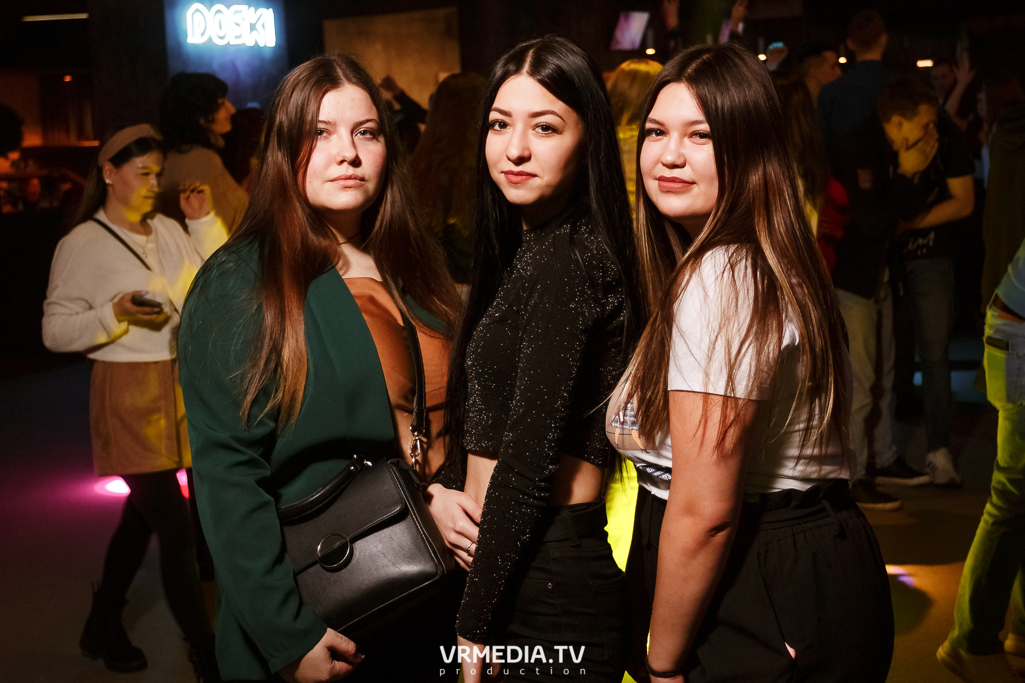 Выходные в баре «DOSKI»