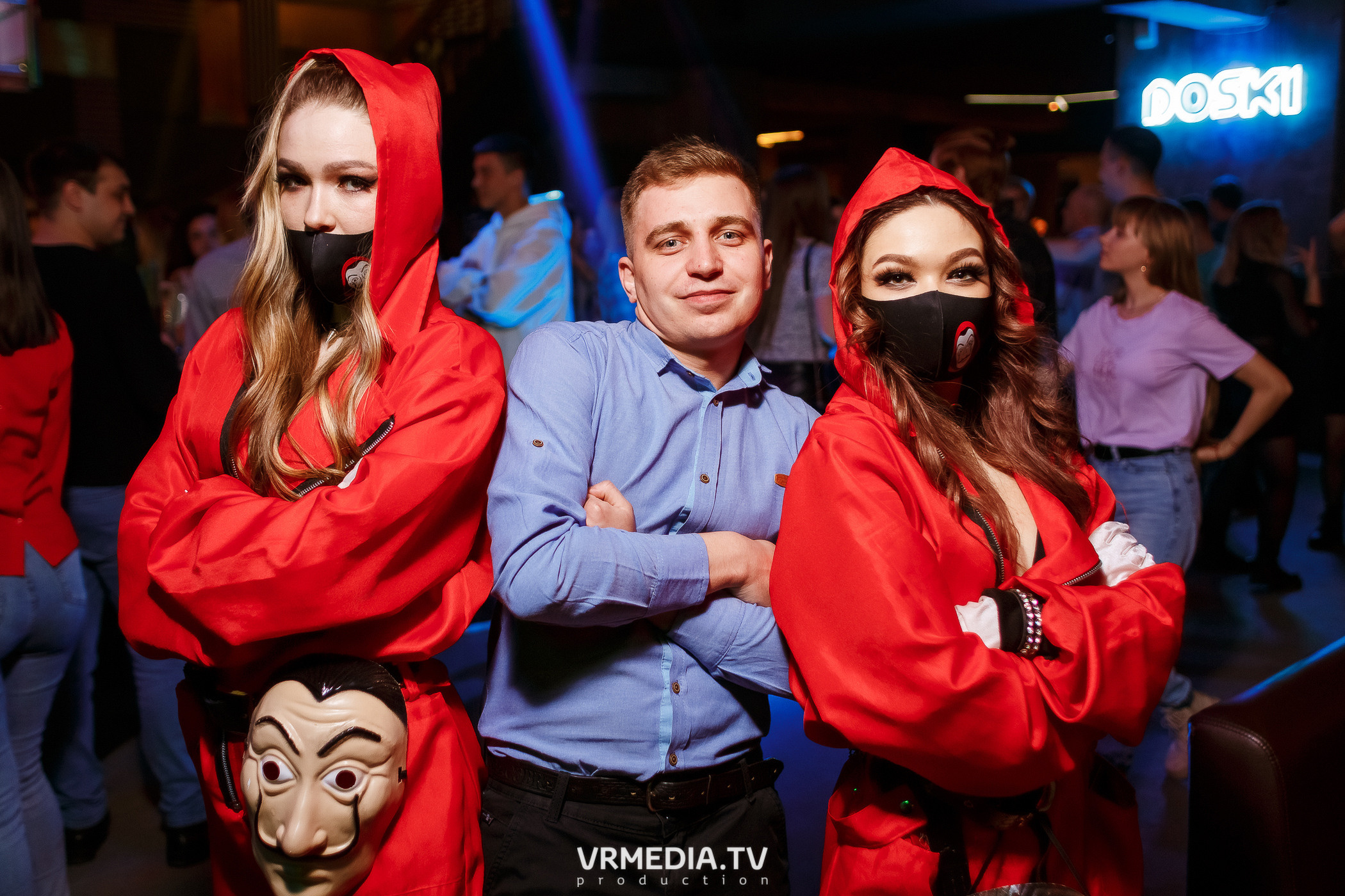 Выходные в баре «DOSKI»