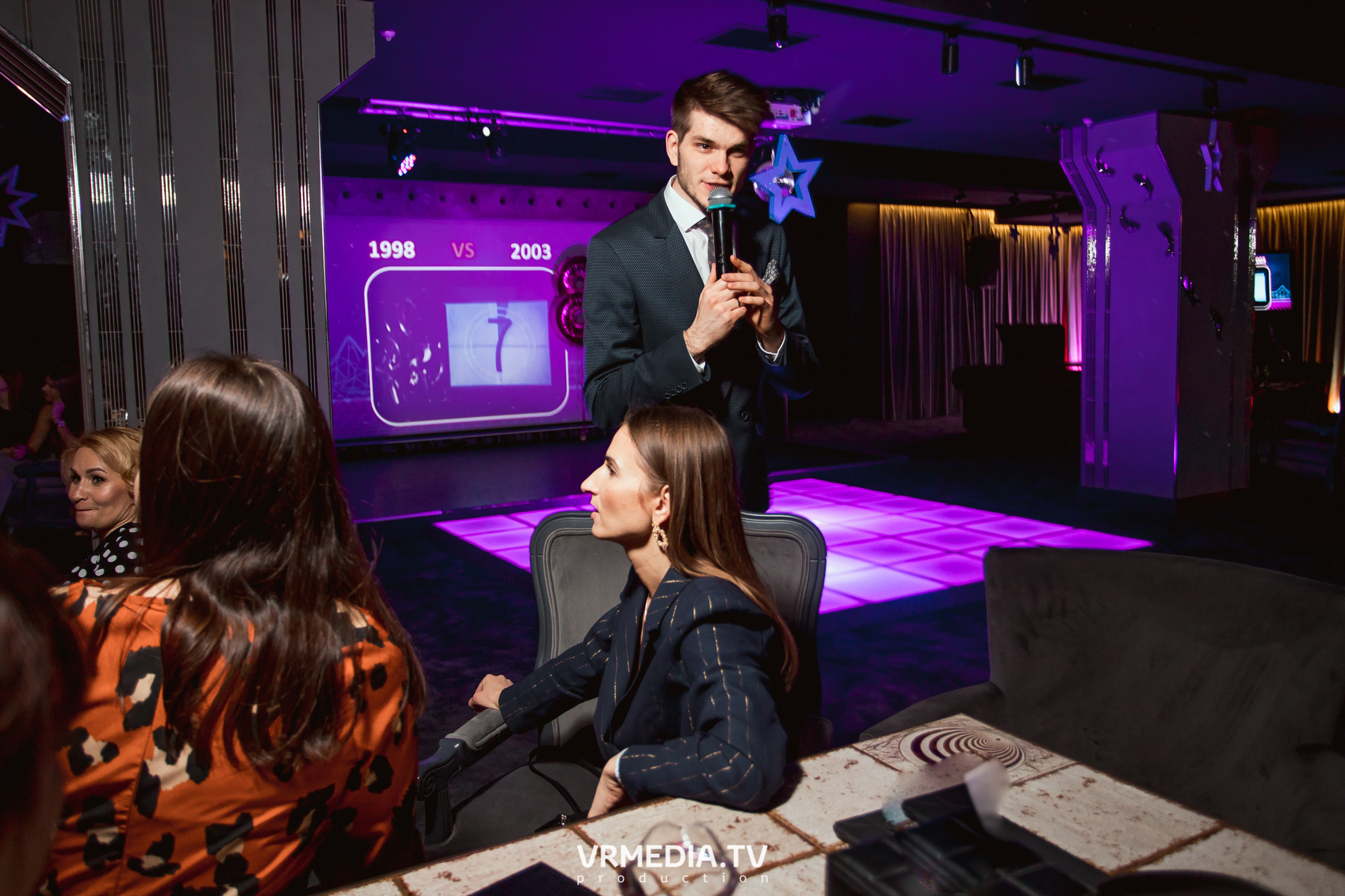 Международный женский день в караоке-баре «Volna»