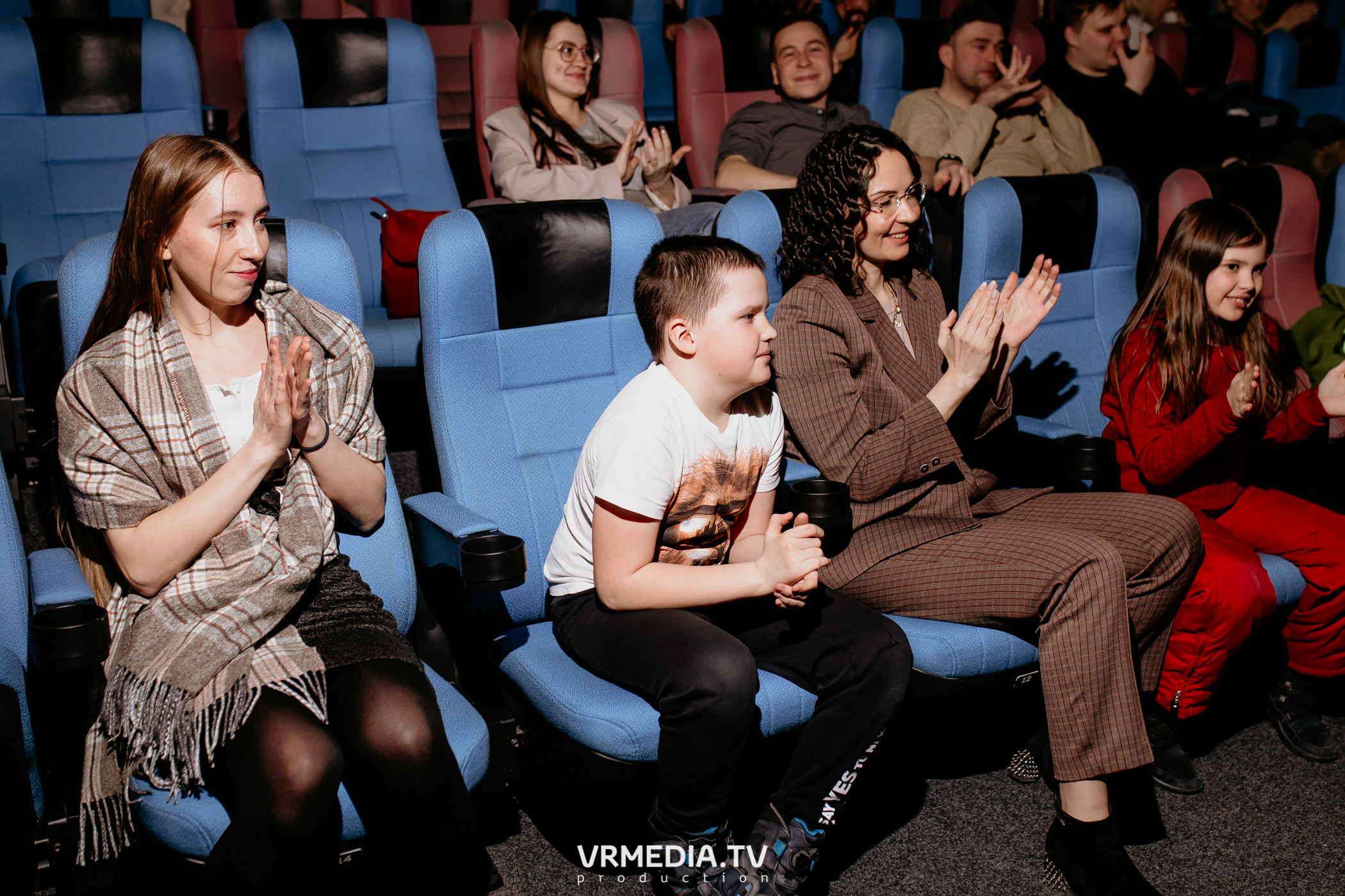 Премьера кемеровского художественного фильма «Чёрное эхо» в кинотеатре