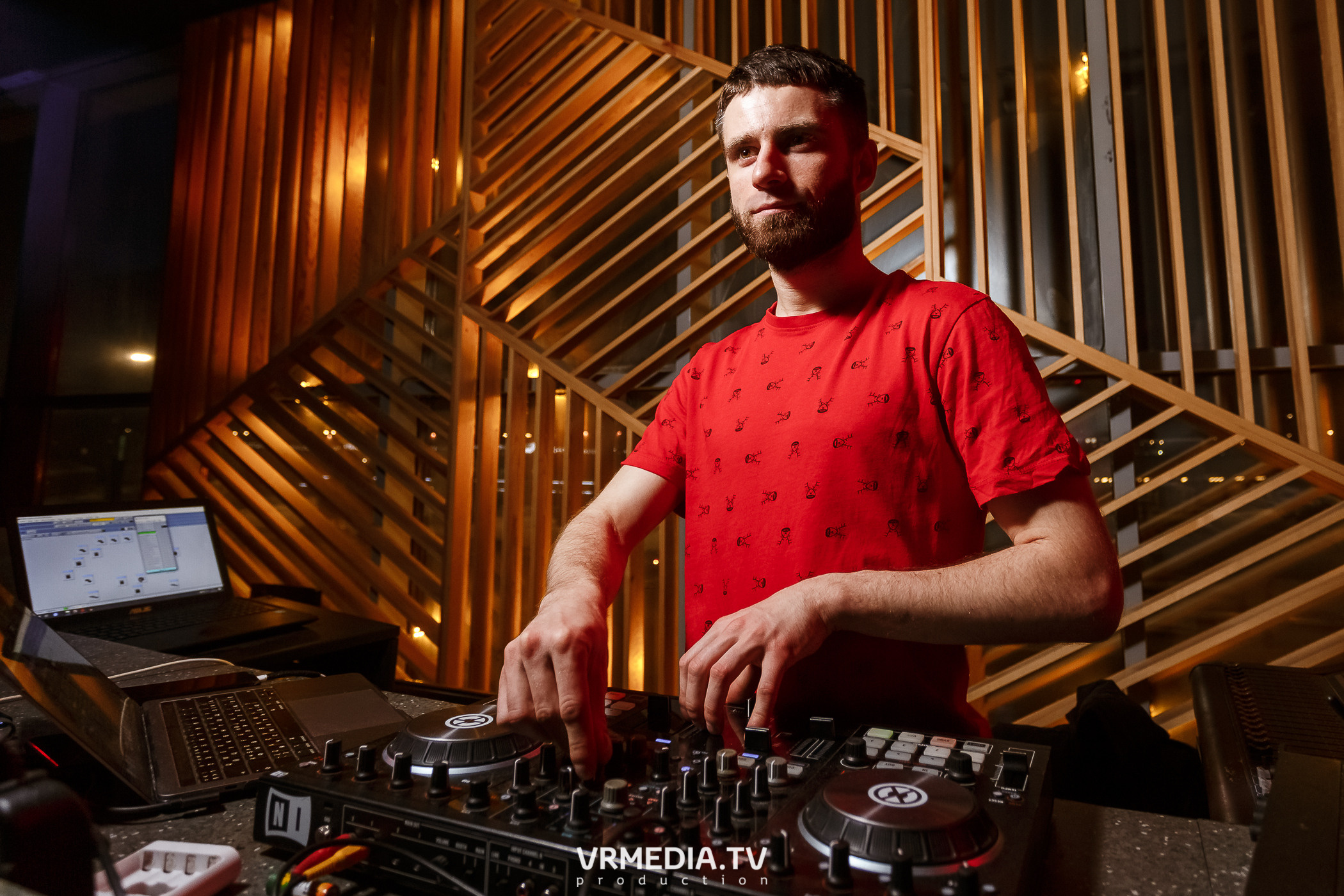 Выходные в баре «DOSKI»