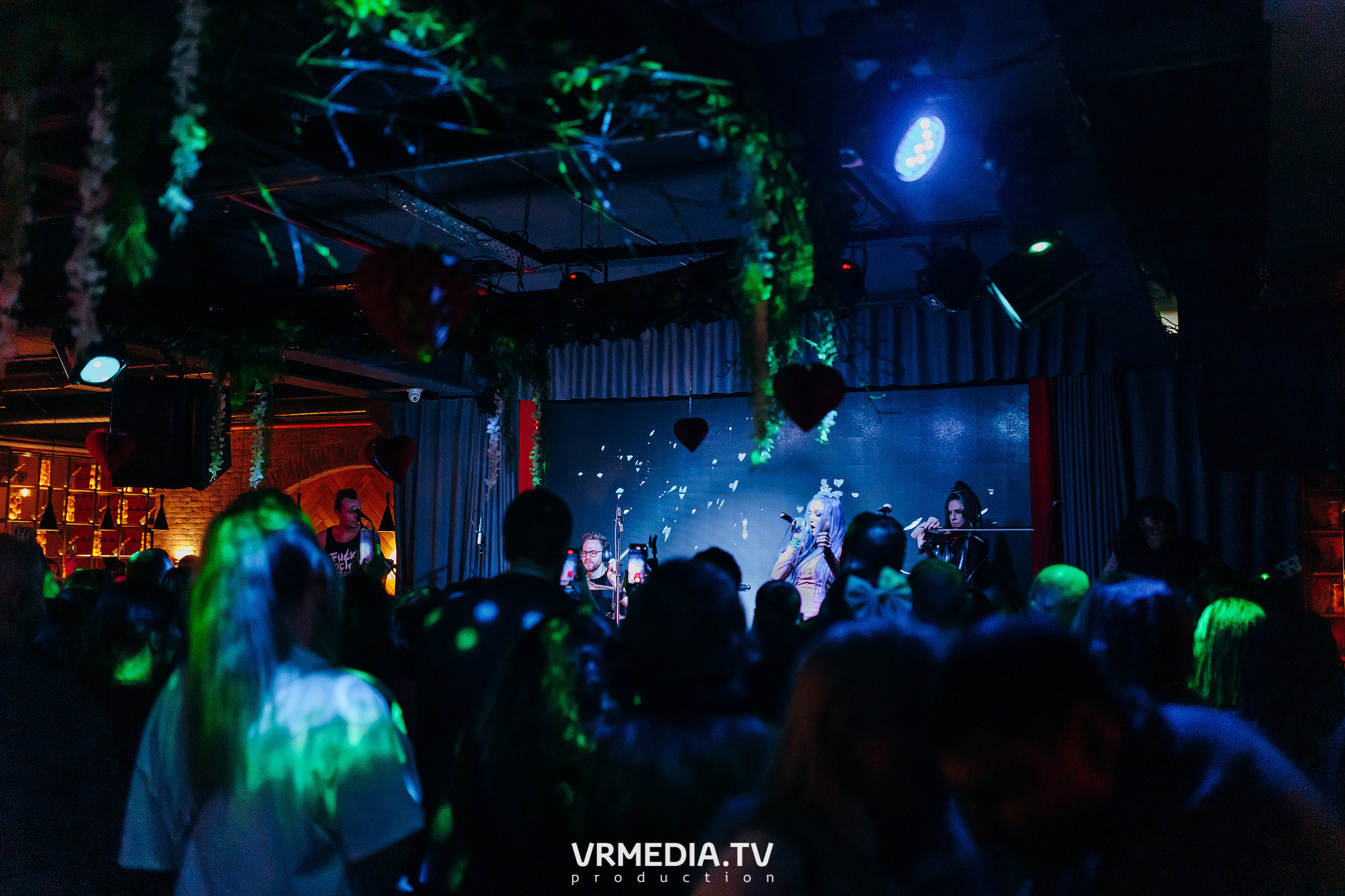 ЛИNДА в гриль-баре «Жара»