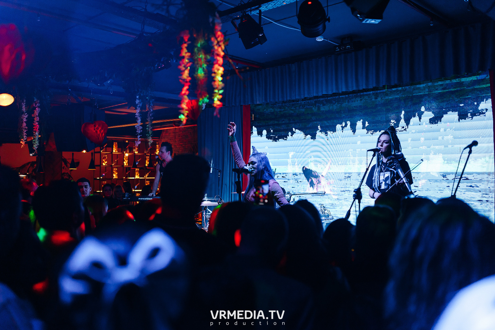 ЛИNДА в гриль-баре «Жара»