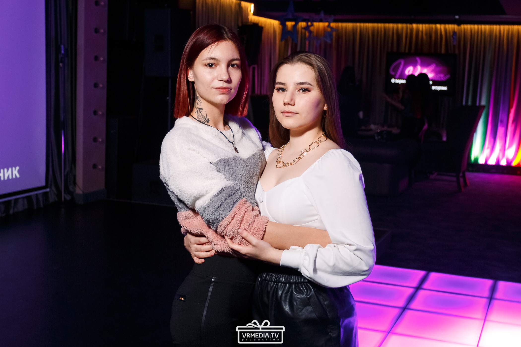 Merry Christmas в караоке-баре «Volna»