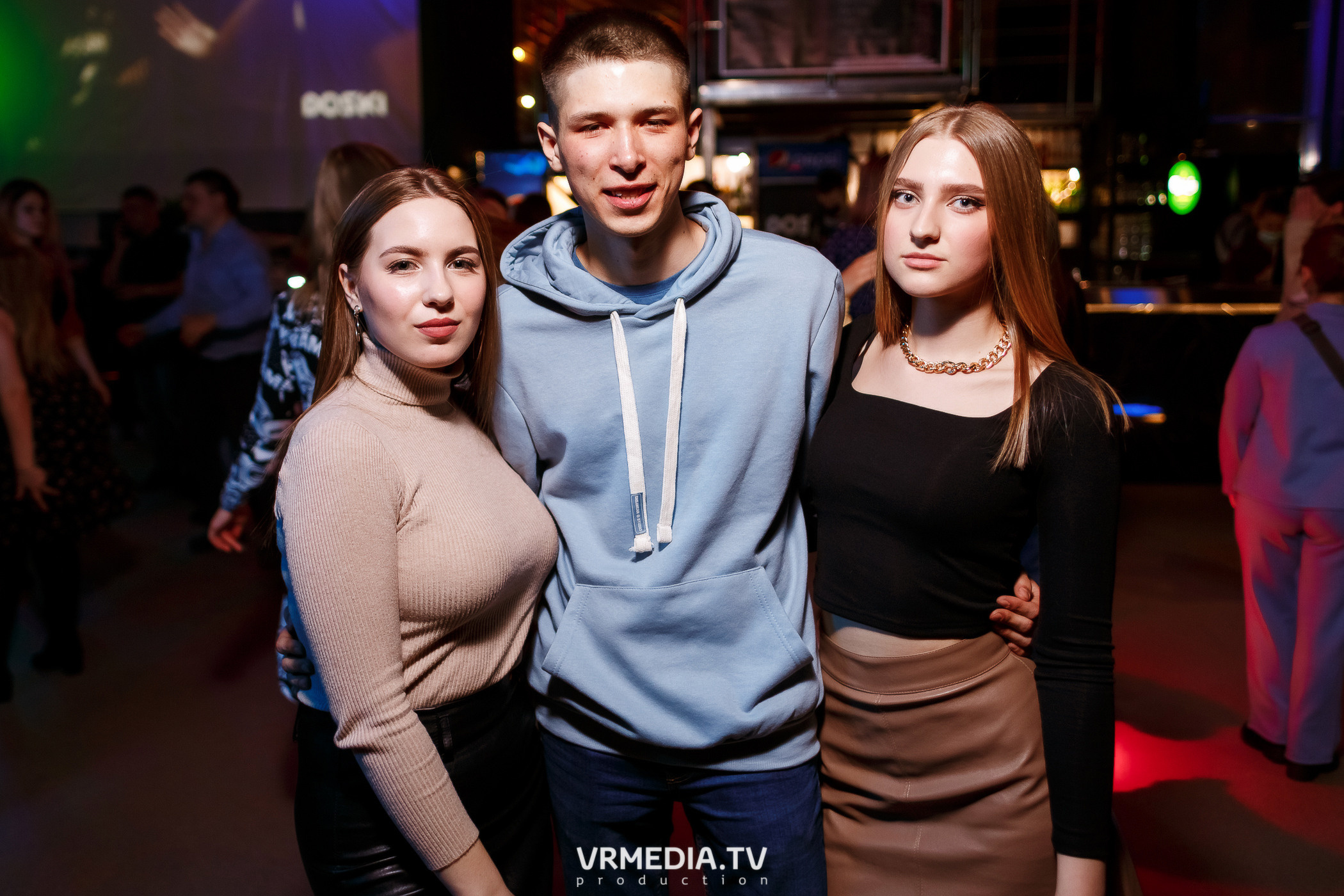 Выходные в баре «DOSKI»