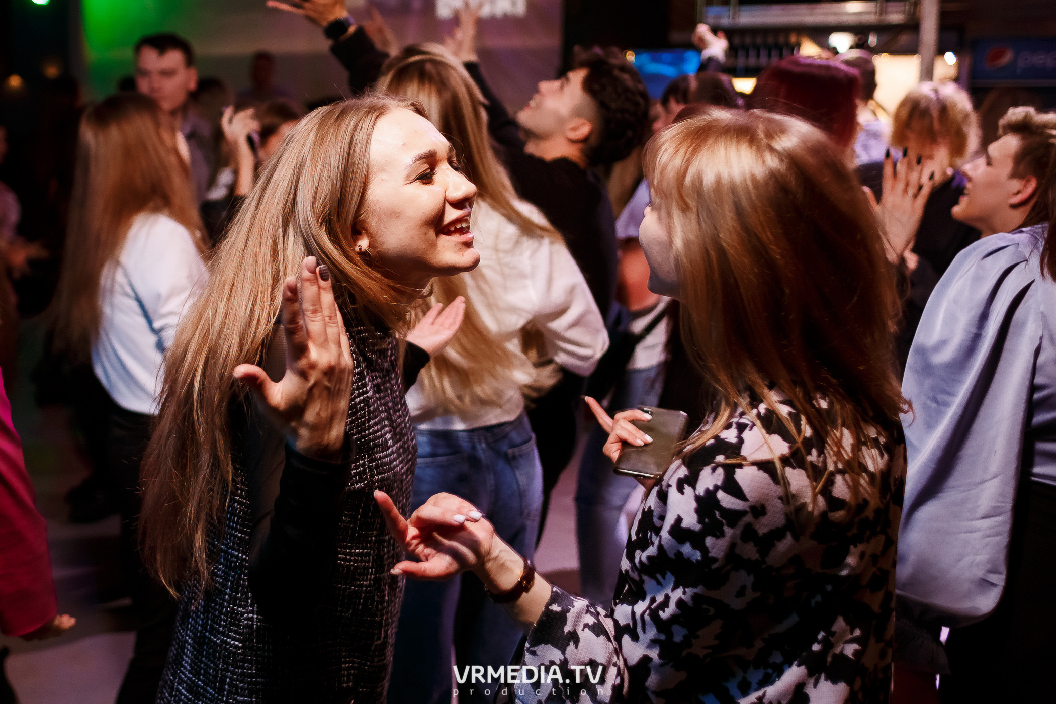 Выходные в баре «DOSKI»