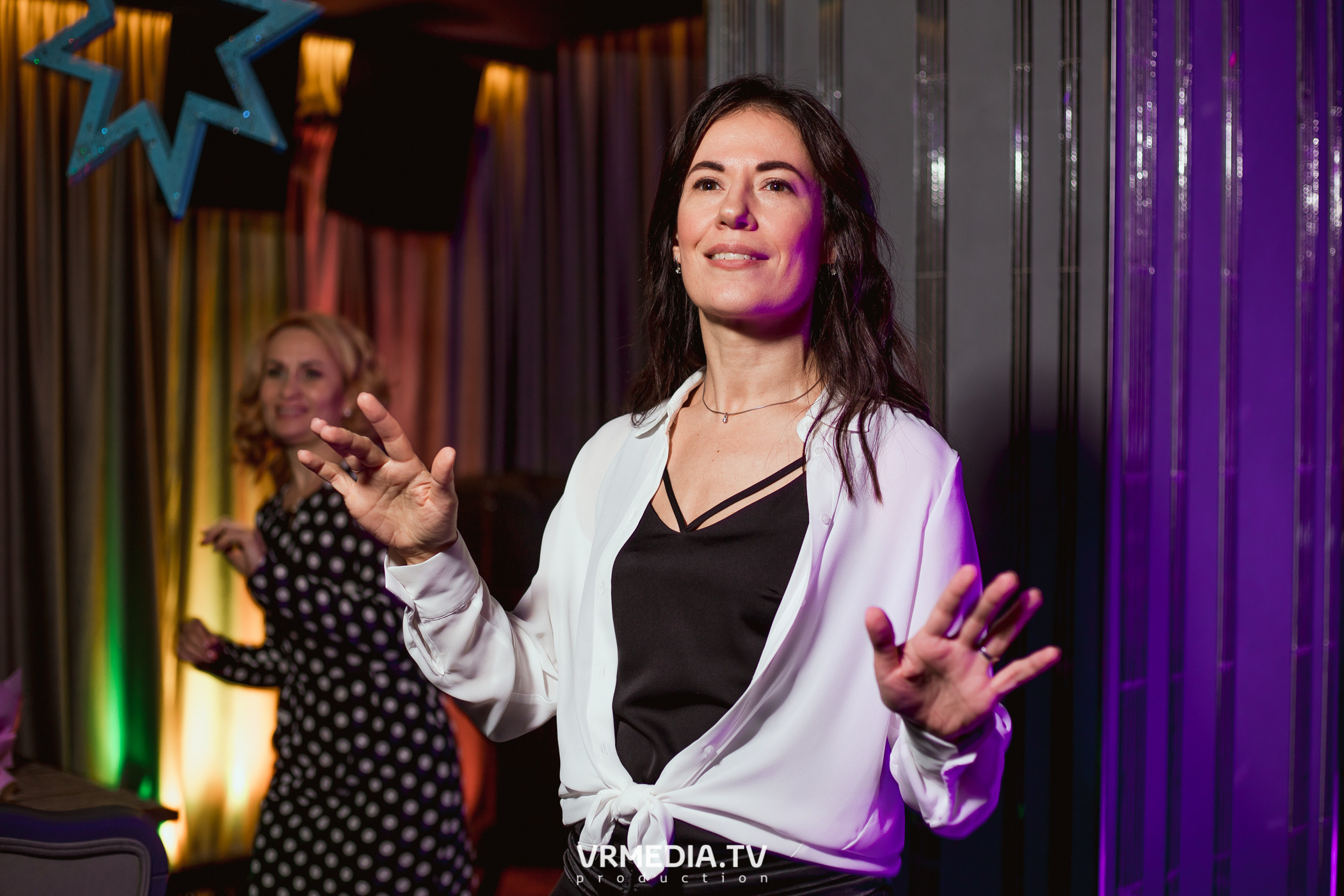 Международный женский день в караоке-баре «Volna»