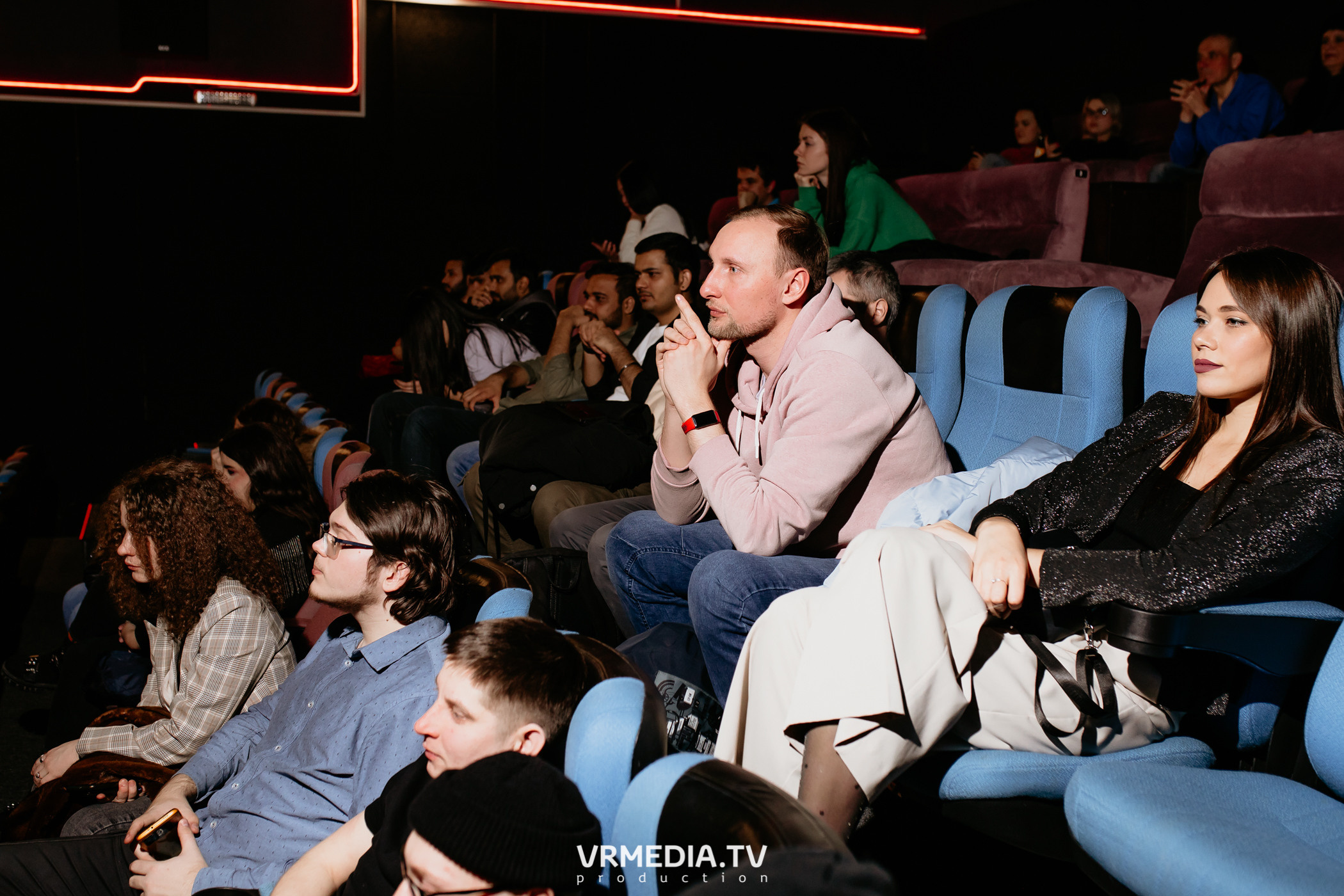 Премьера кемеровского художественного фильма «Чёрное эхо» в кинотеатре