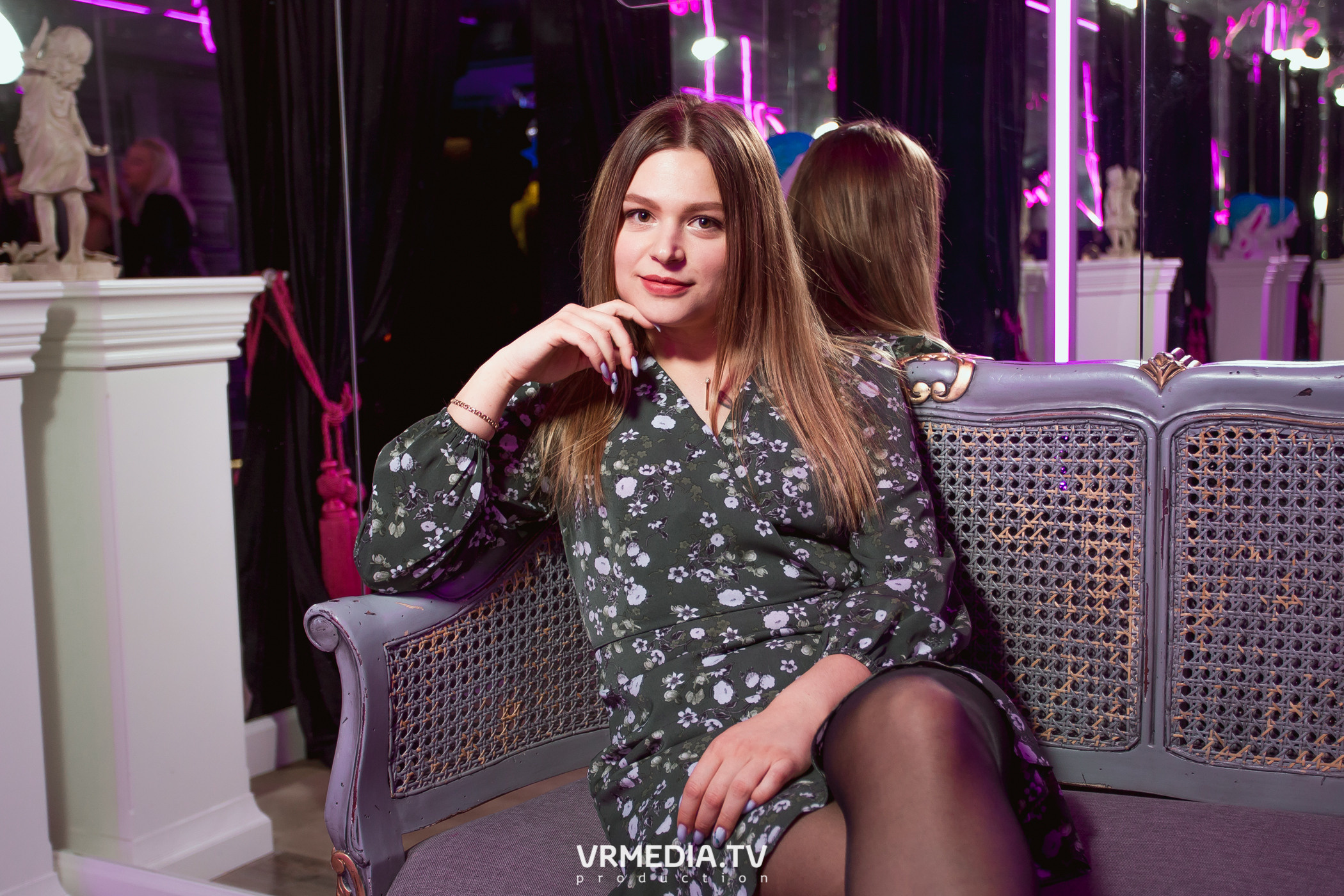 Международный женский день в караоке-баре «Volna»