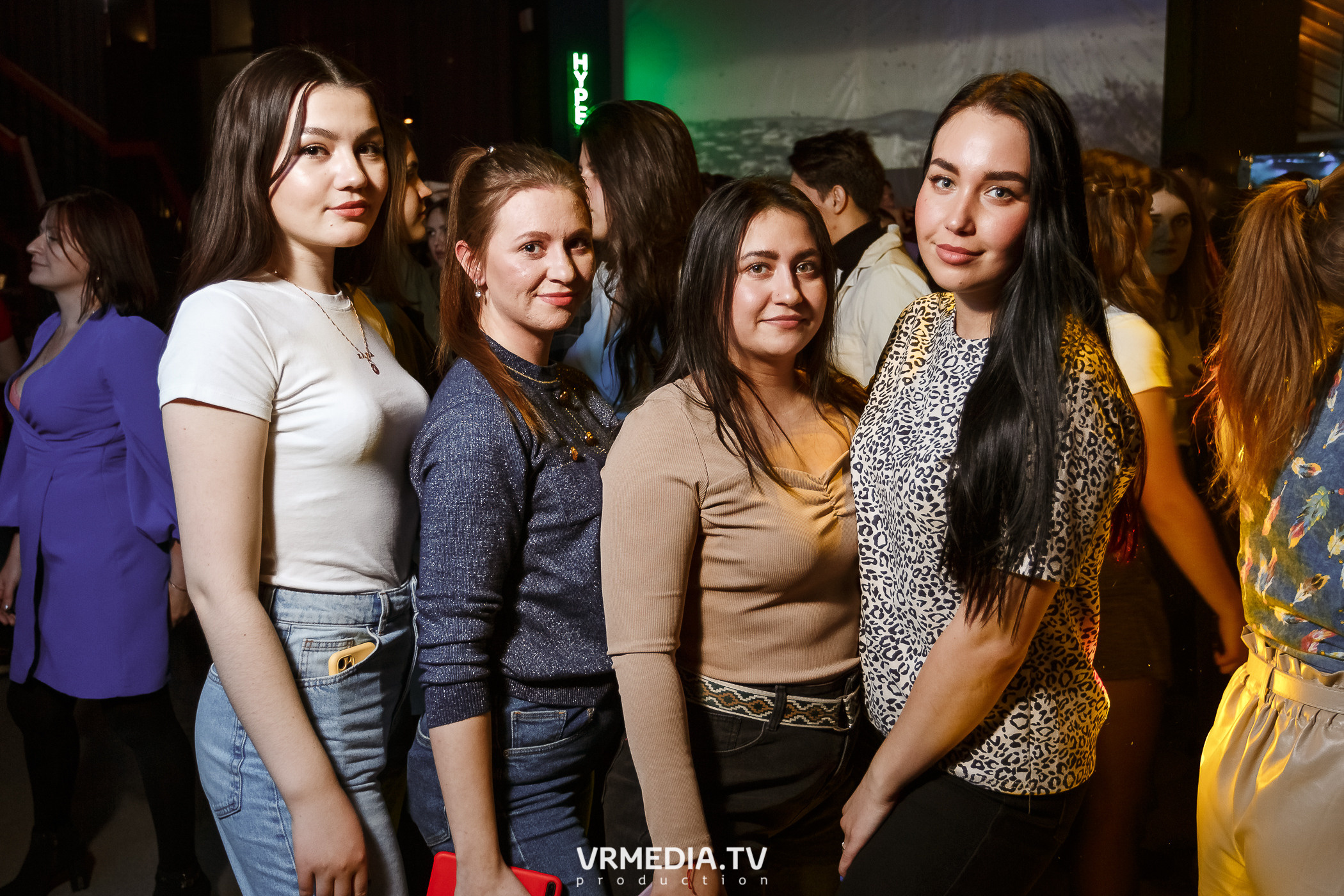 Выходные в баре «DOSKI»