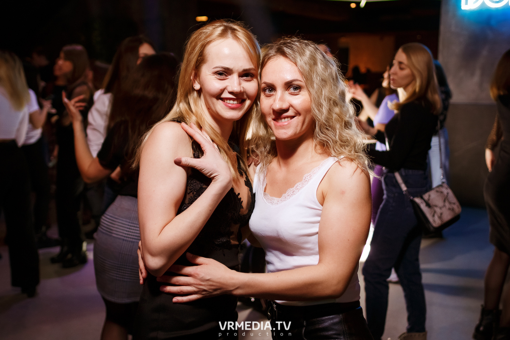 Выходные в баре «DOSKI»