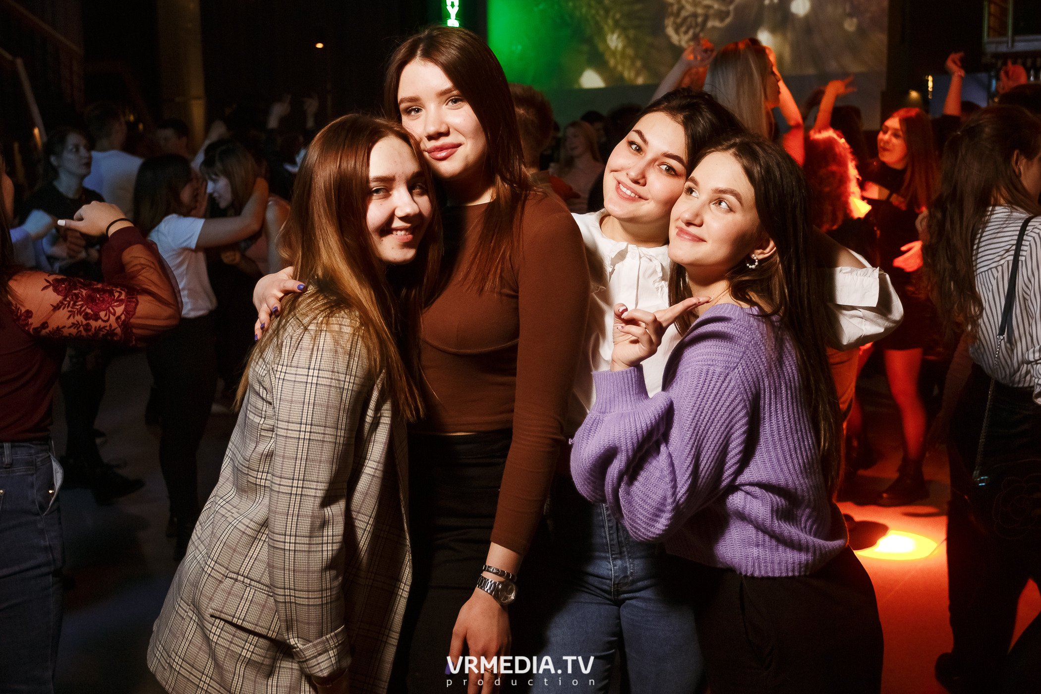 Выходные в баре «DOSKI»