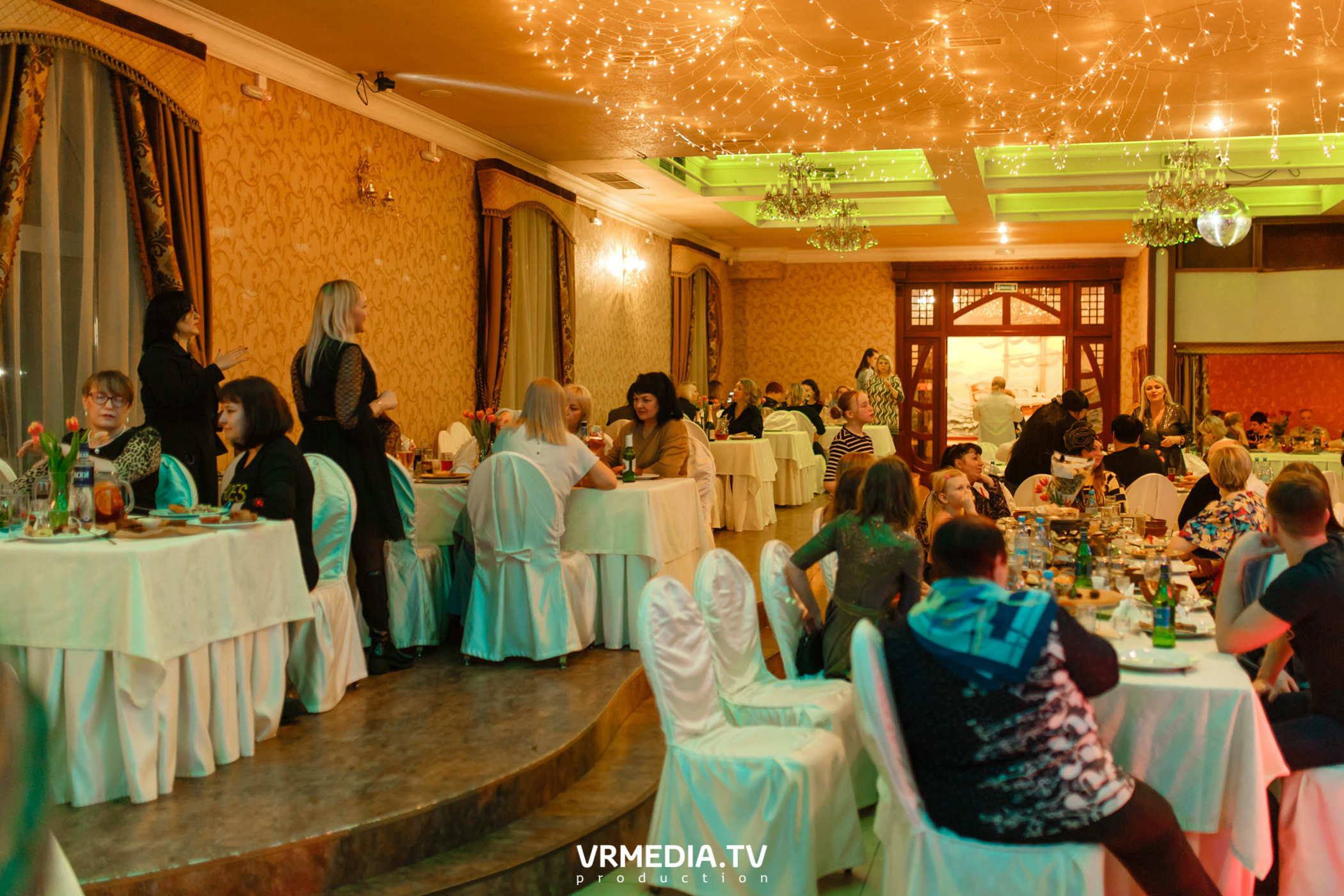 Международный женский день в ресторане «Лазурный Берег»