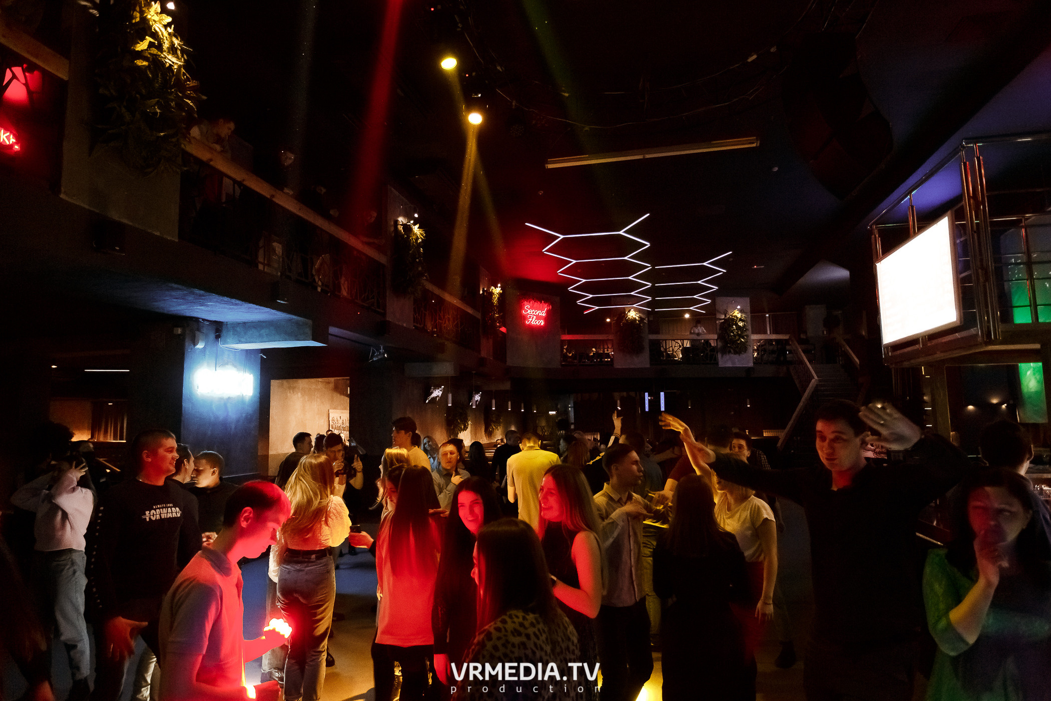 Выходные в баре «DOSKI»