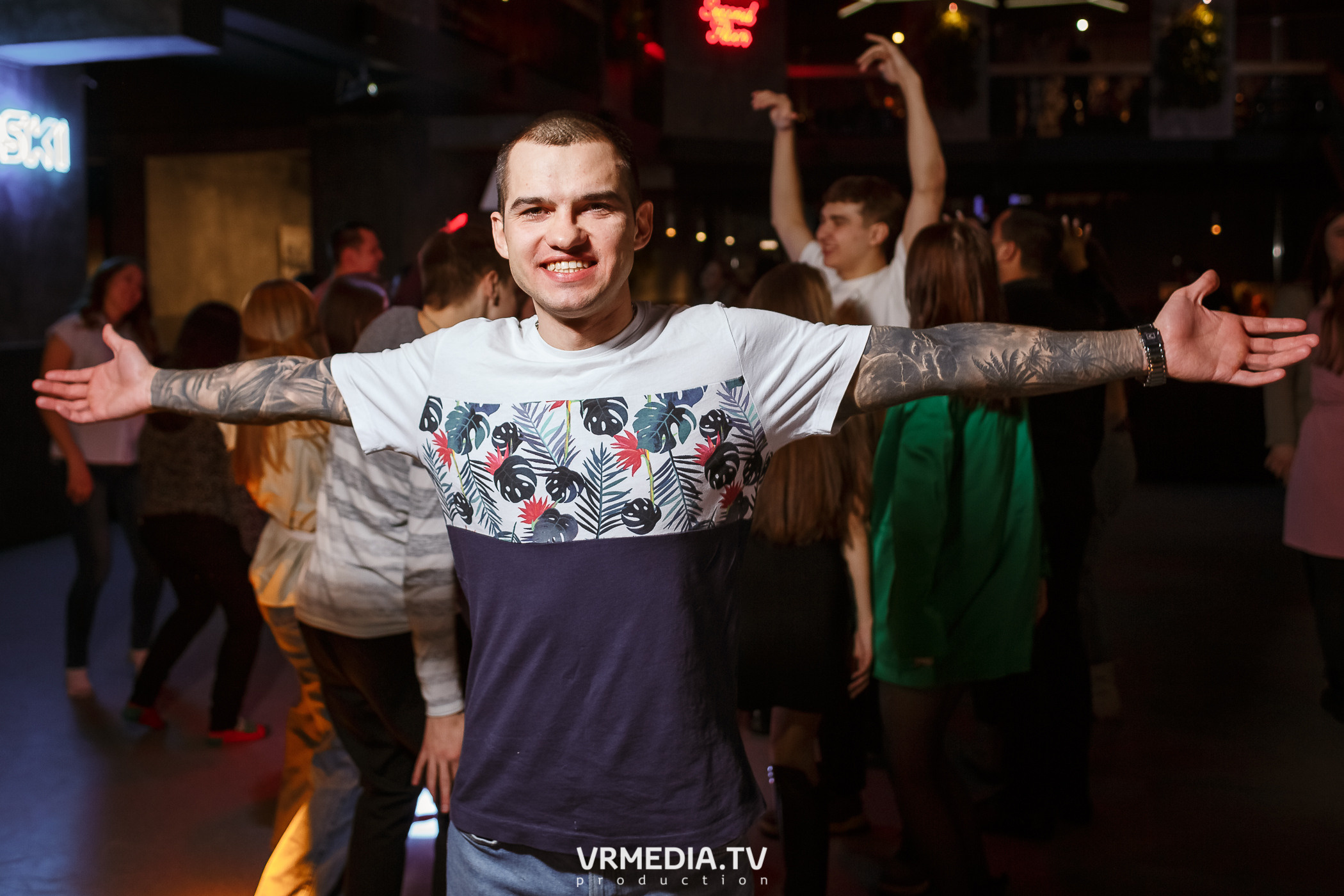 Выходные в баре «DOSKI»