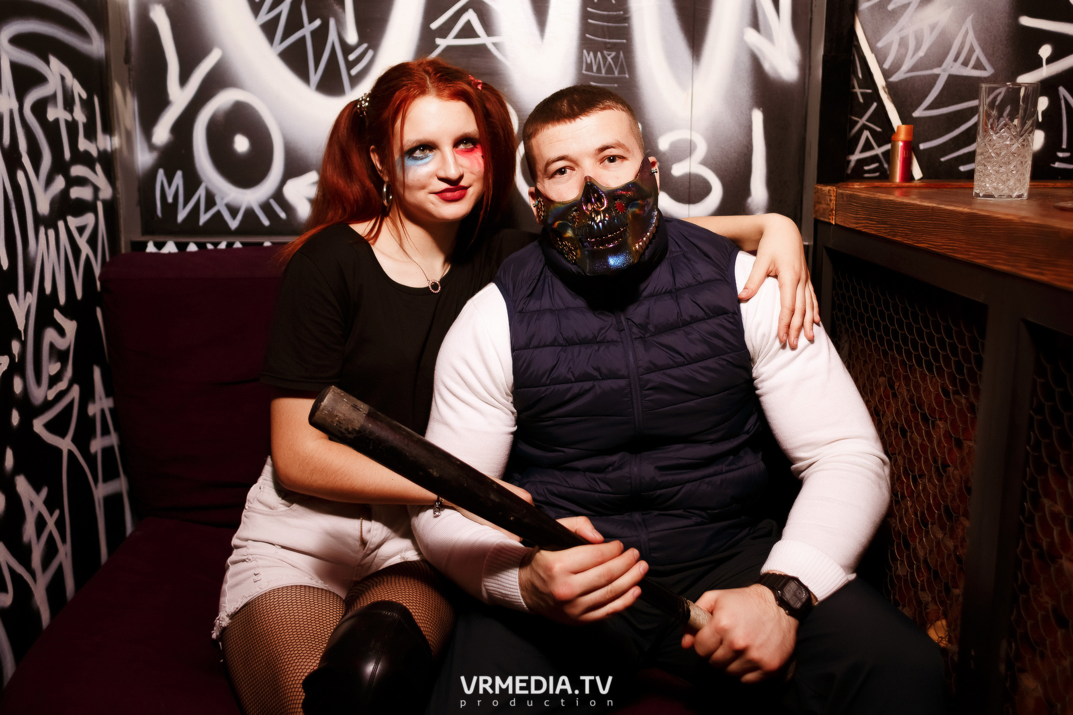 Выходные в баре «Глотай»