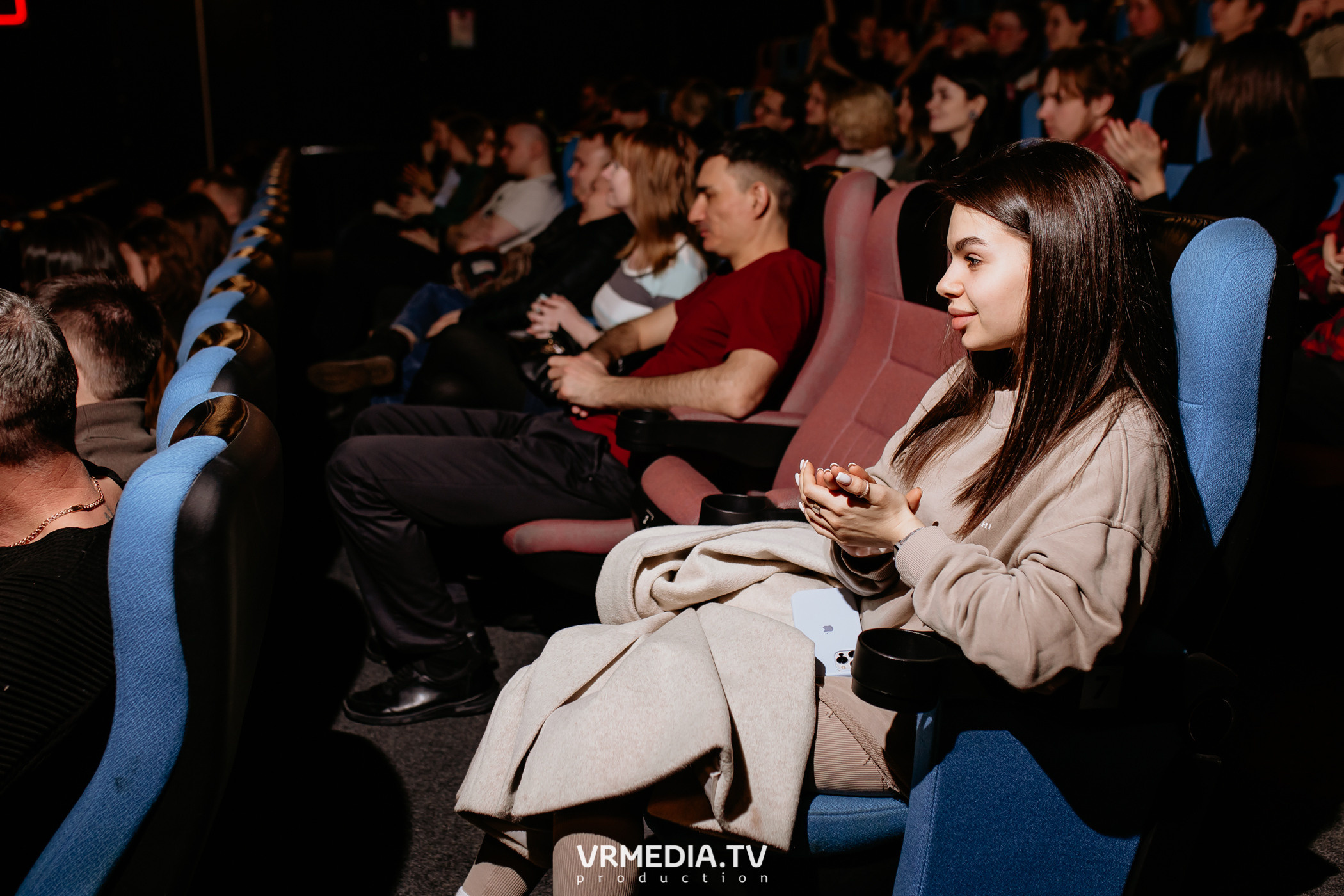Премьера кемеровского художественного фильма «Чёрное эхо» в кинотеатре
