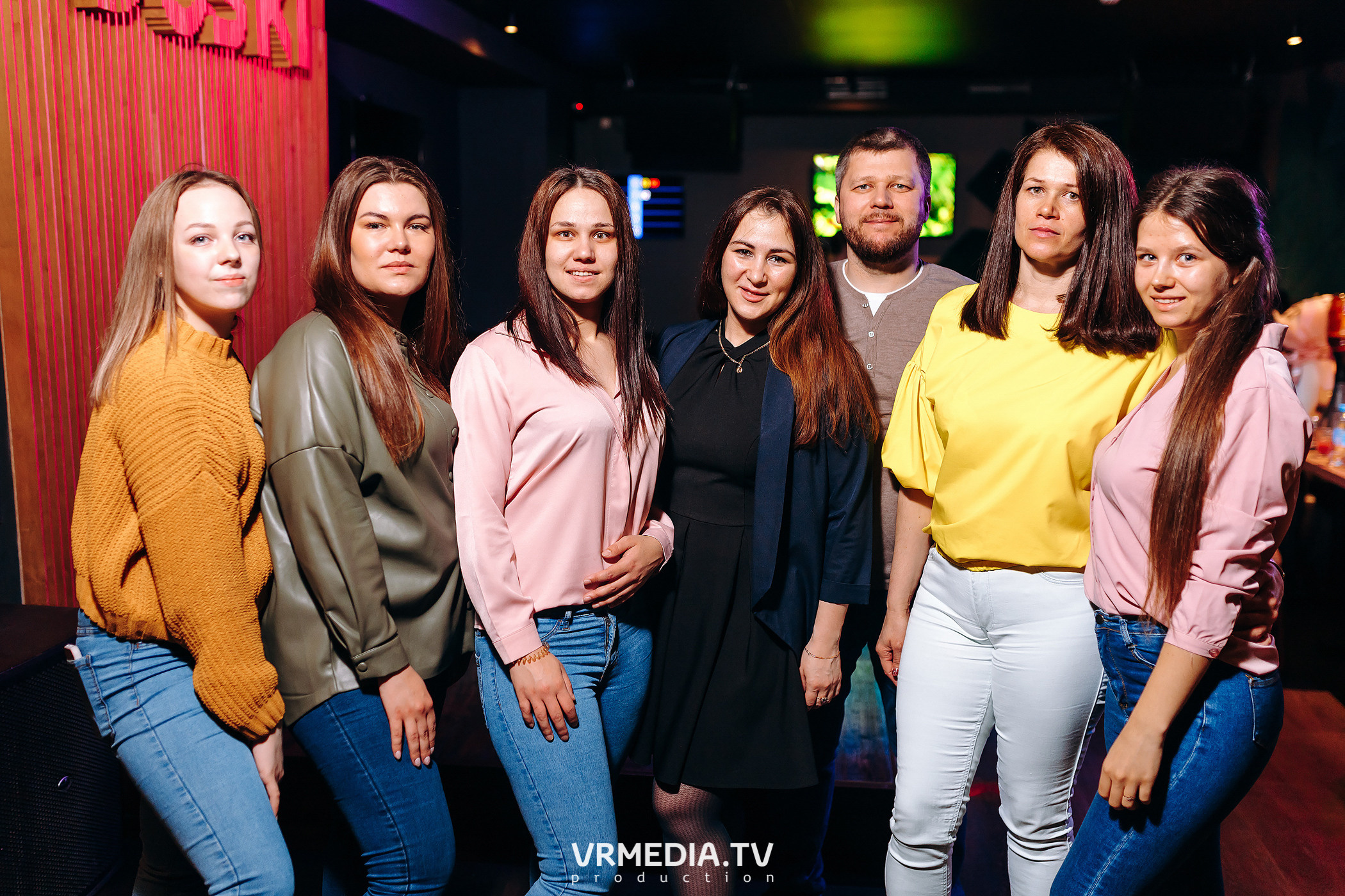 Выходные в баре «DOSKI»