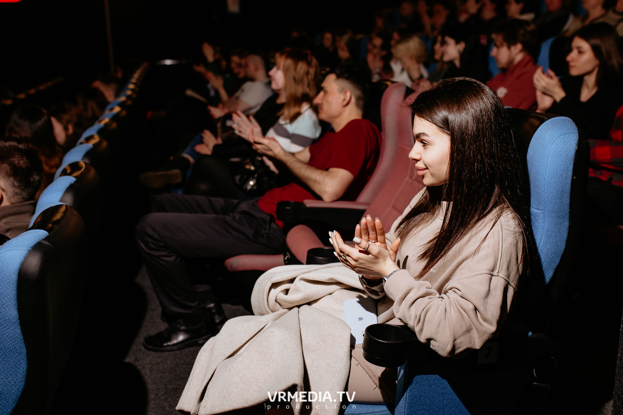 Премьера кемеровского художественного фильма «Чёрное эхо» в кинотеатре