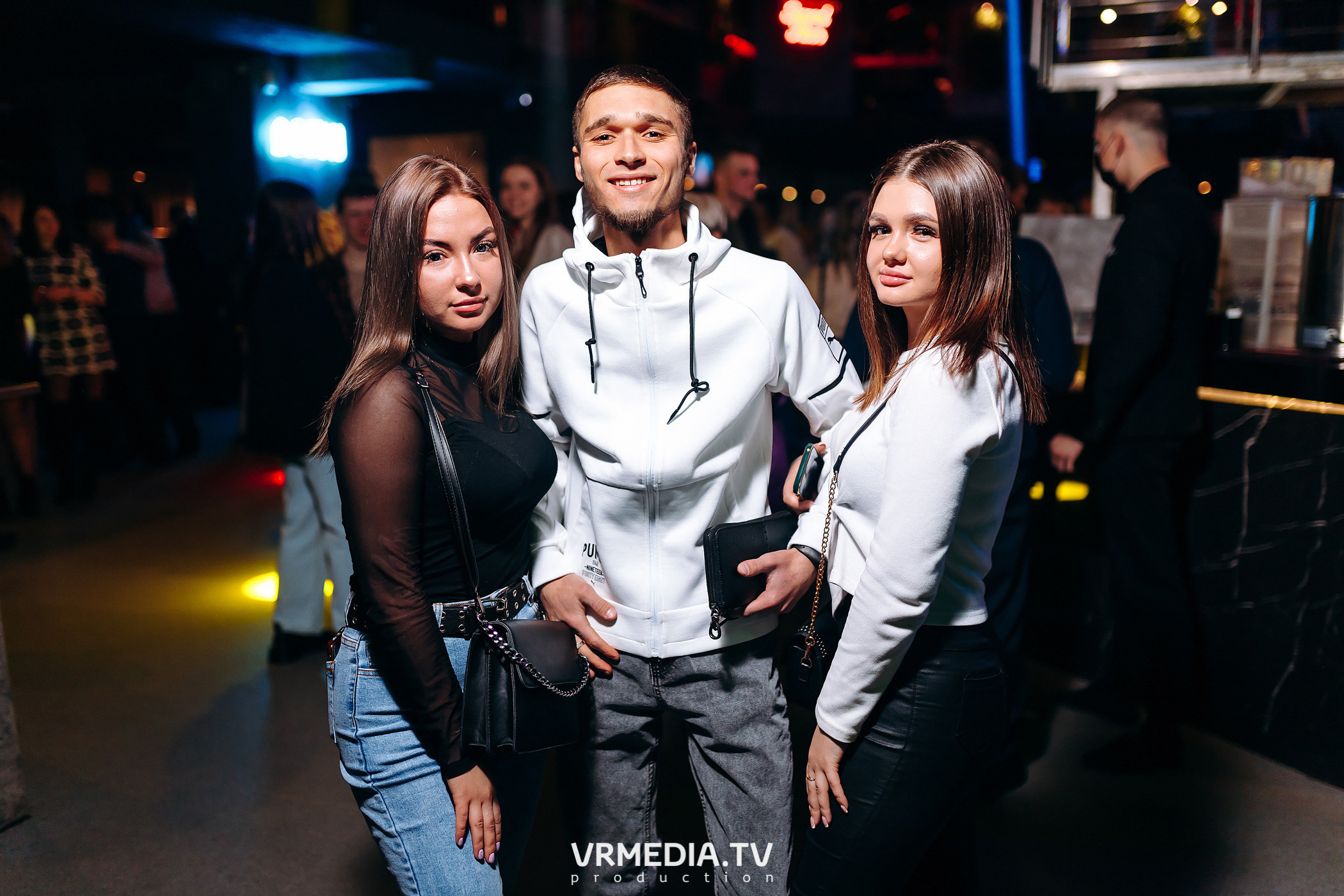 Выходные в баре «DOSKI»