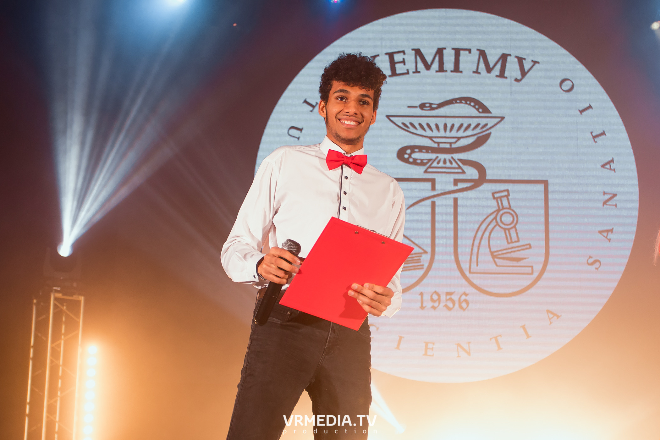 Гала-концерт фестиваля первокурсников «Давай Знакомиться» в КемГМУ