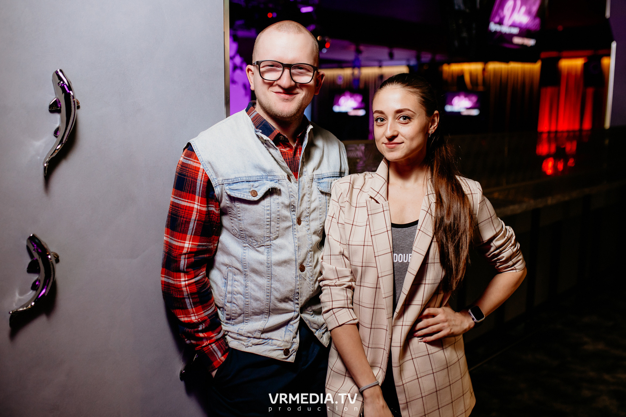 Международный женский день в караоке-баре «Volna»