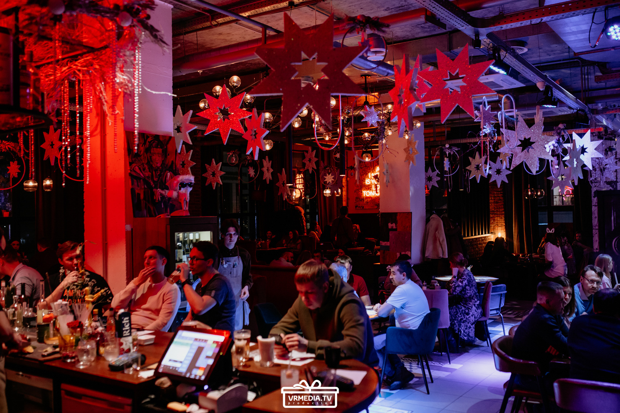 Новогодний вечер в баре «Milton»
