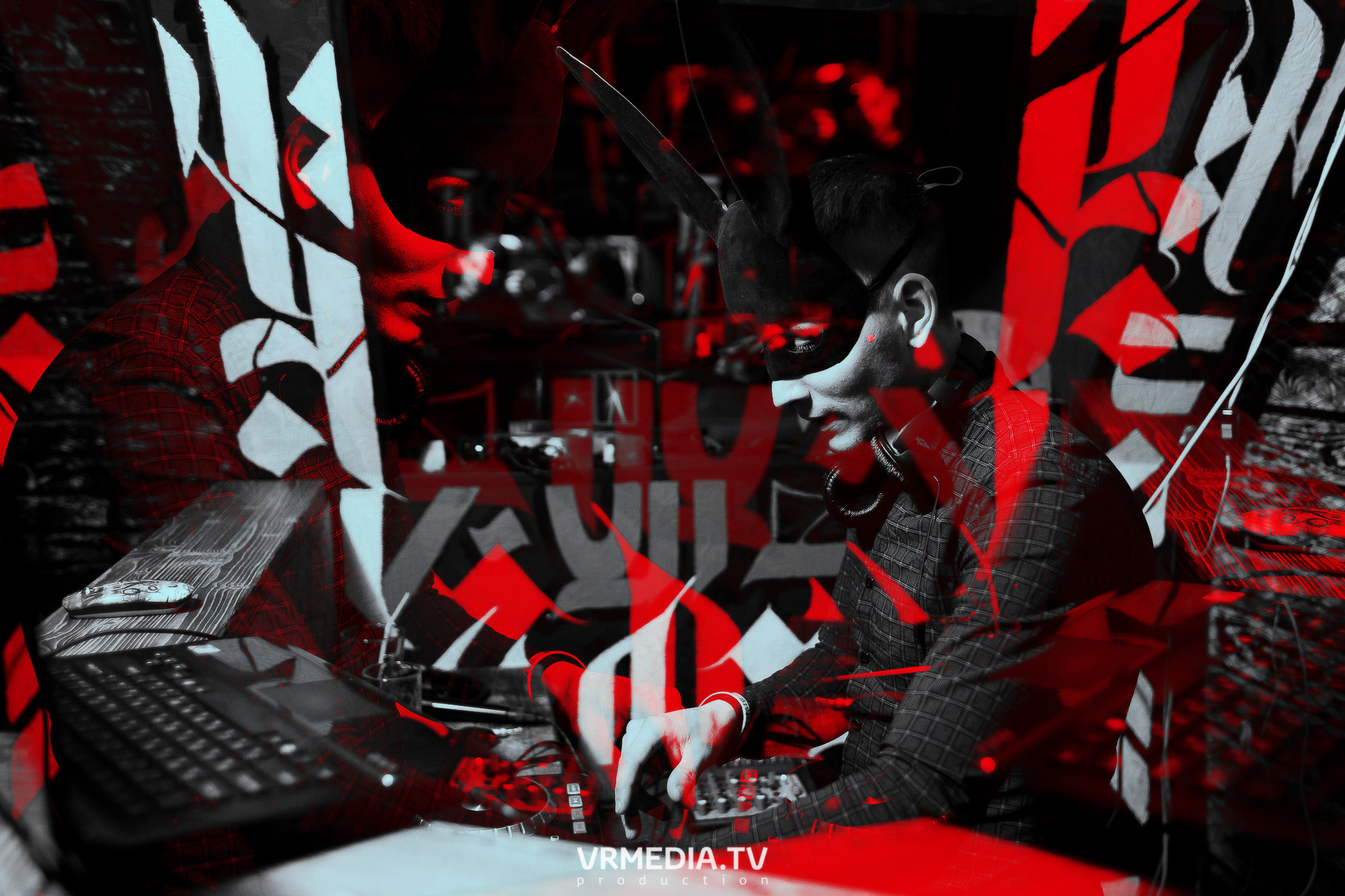 Выходные в баре «Глотай»