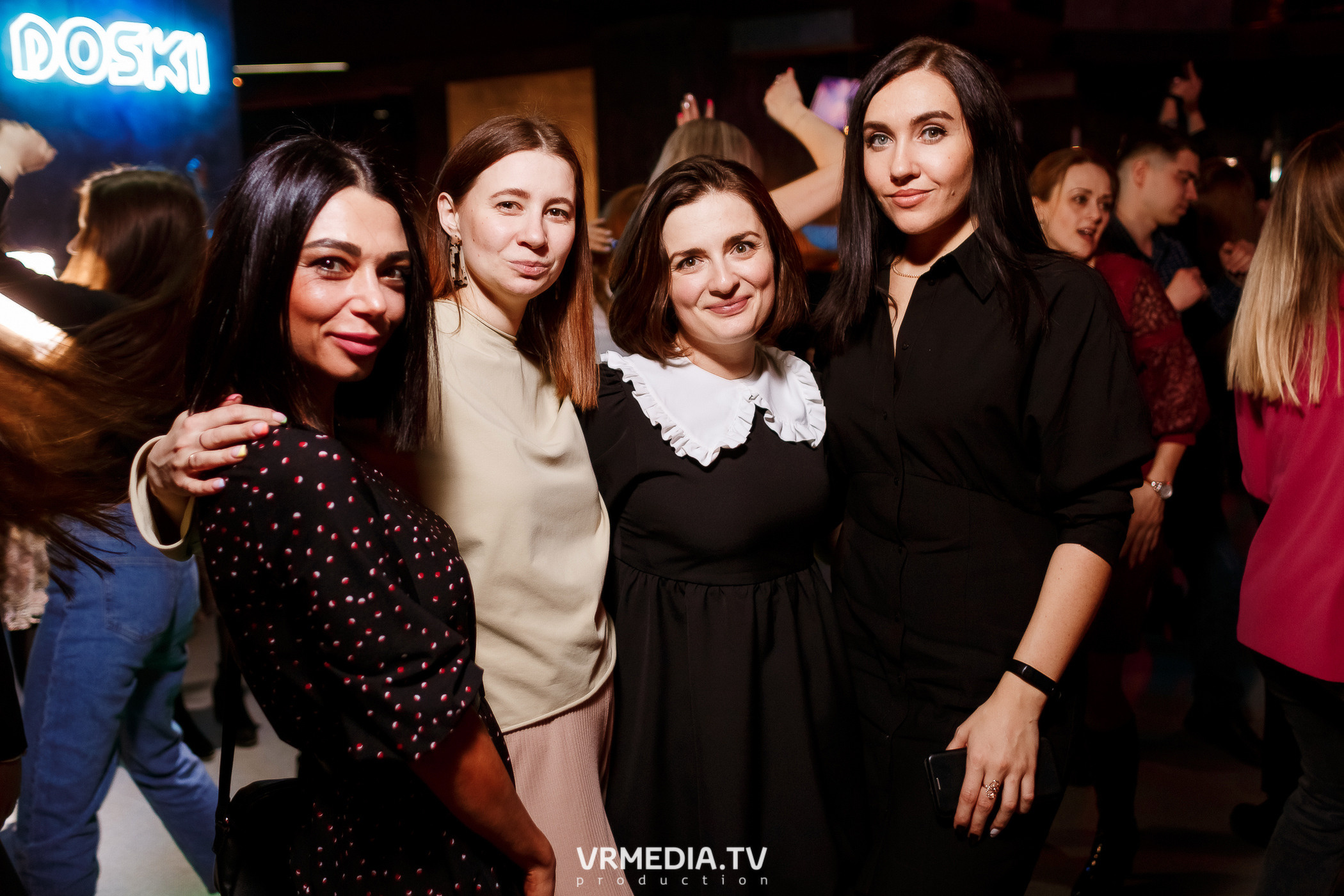 Выходные в баре «DOSKI»