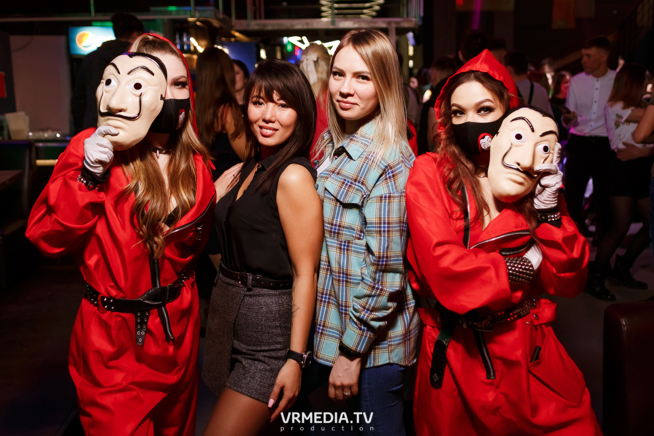 Выходные в баре «DOSKI»