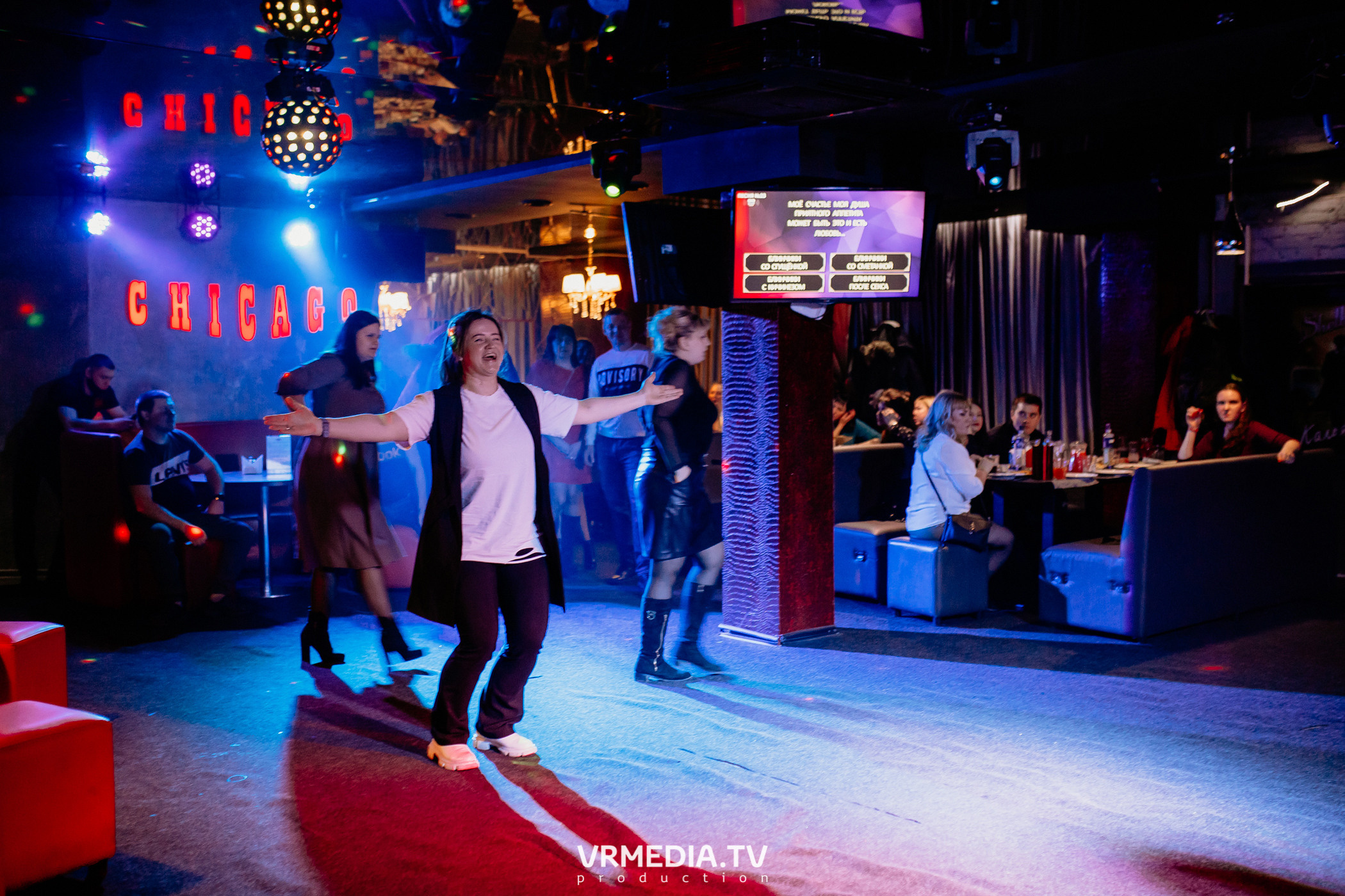 Международный женский день в караоке «Chicago»