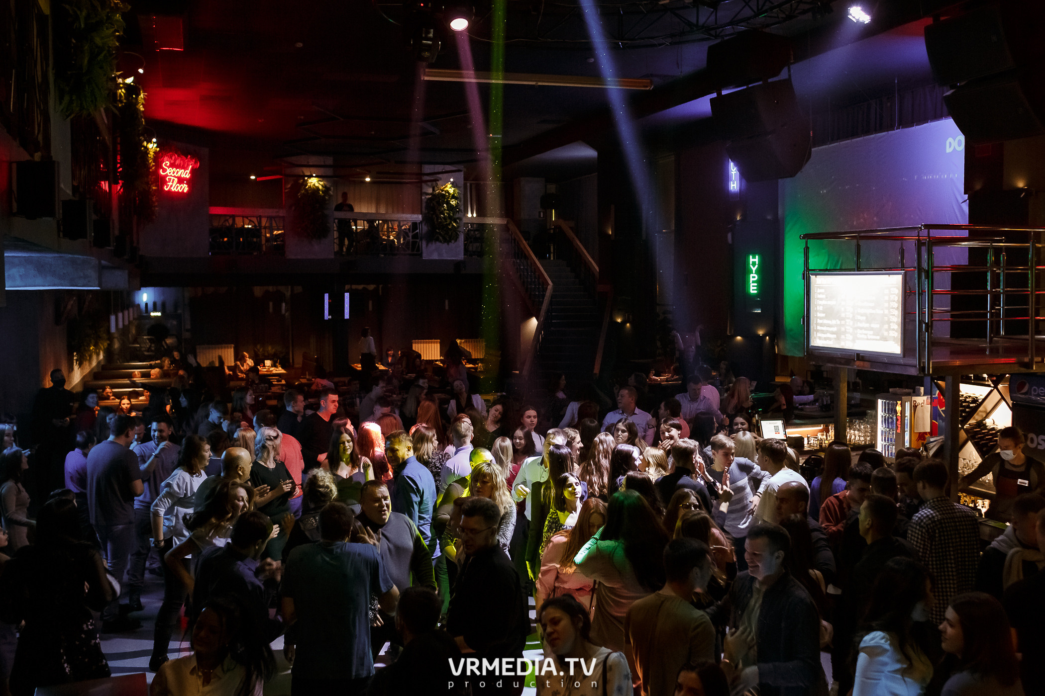 Выходные в баре «DOSKI»