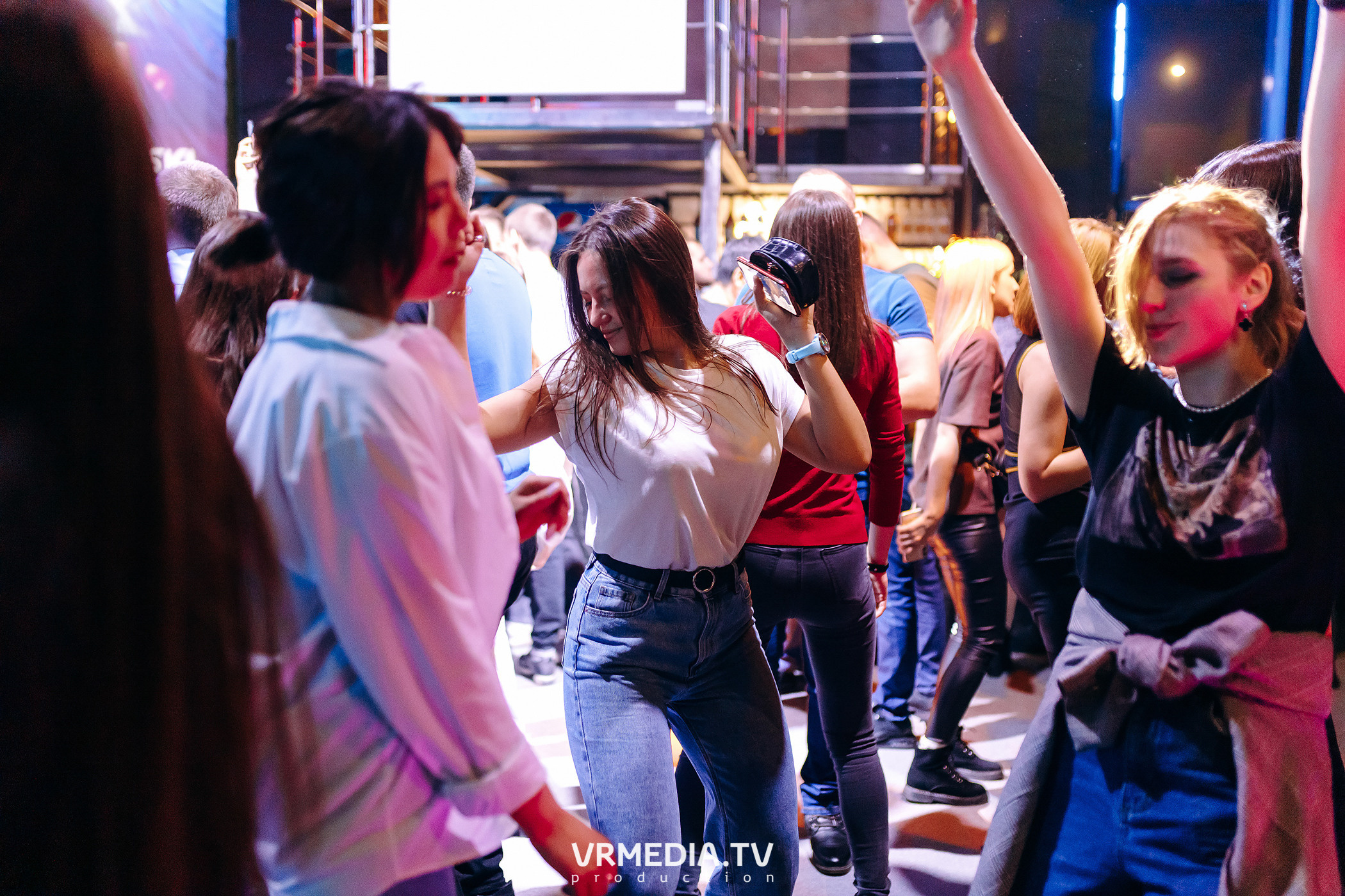 Выходные в баре «DOSKI»