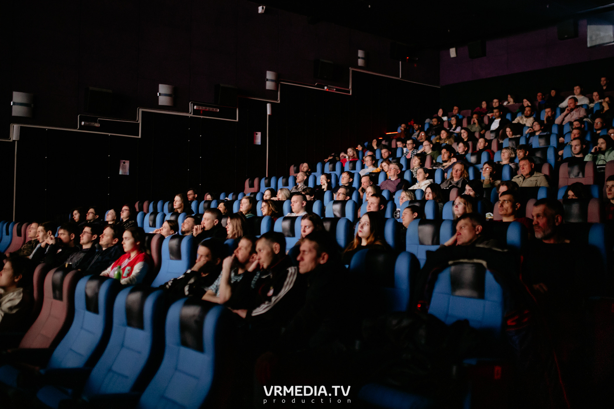 Премьера кемеровского художественного фильма «Чёрное эхо» в кинотеатре