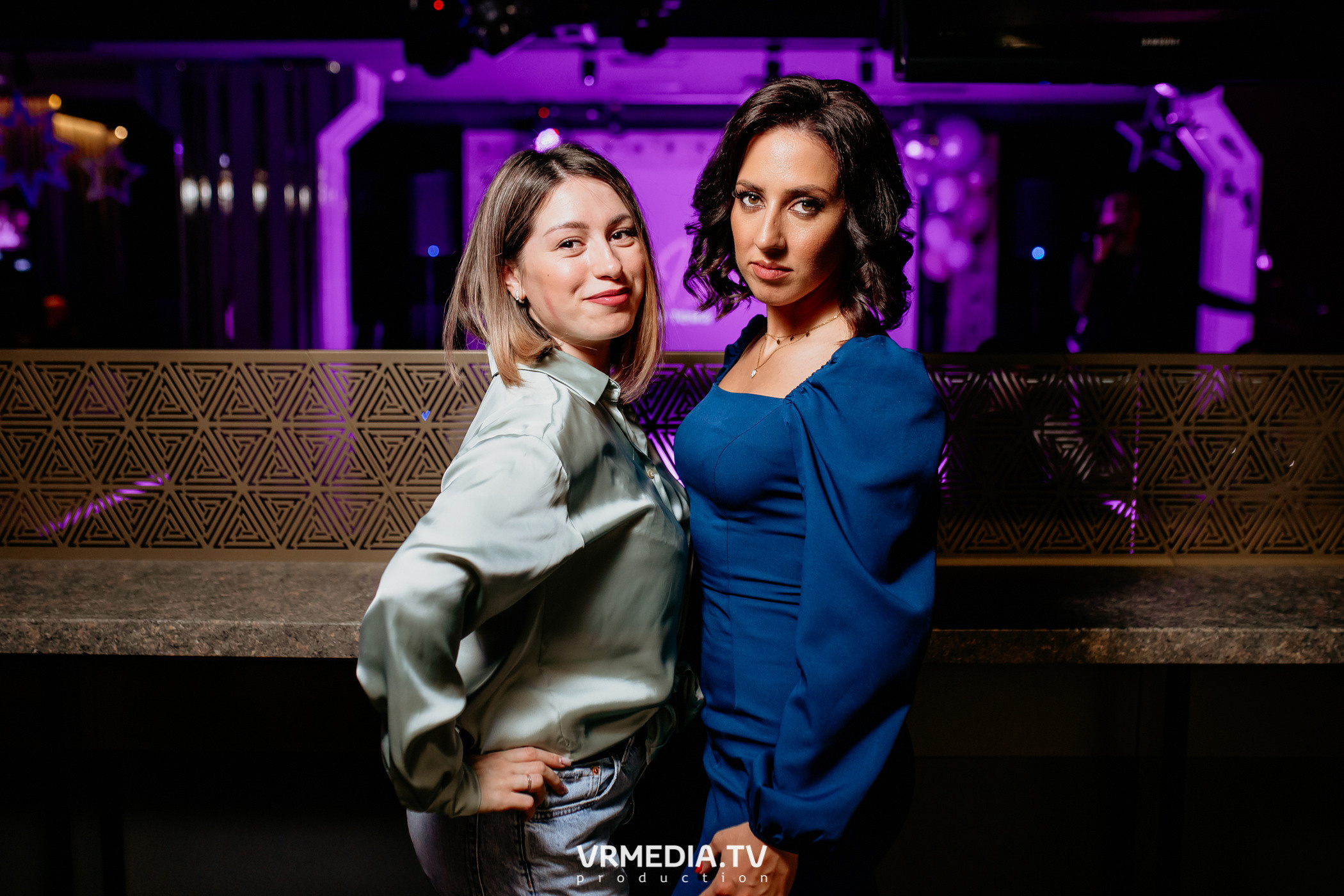 Международный женский день в караоке-баре «Volna»