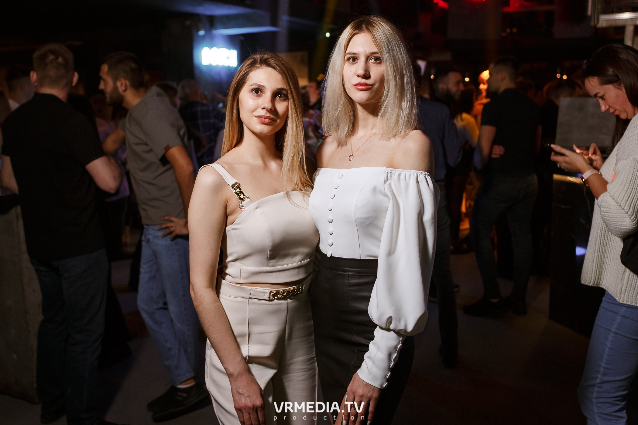 Выходные в баре «DOSKI»