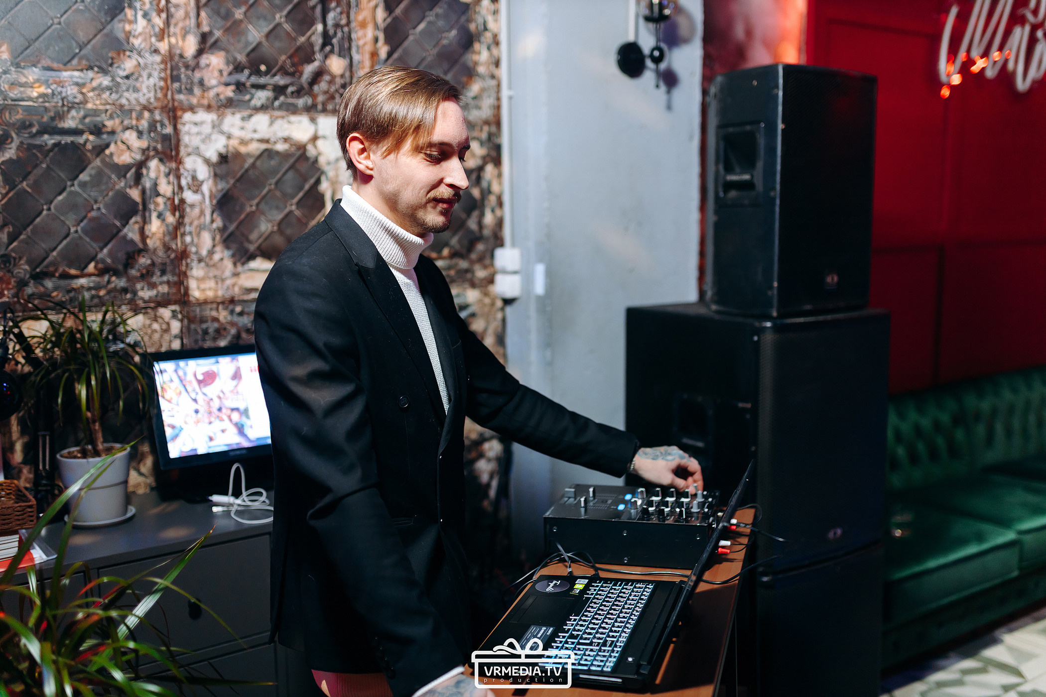 Новогодний вечер в баре «Milton»