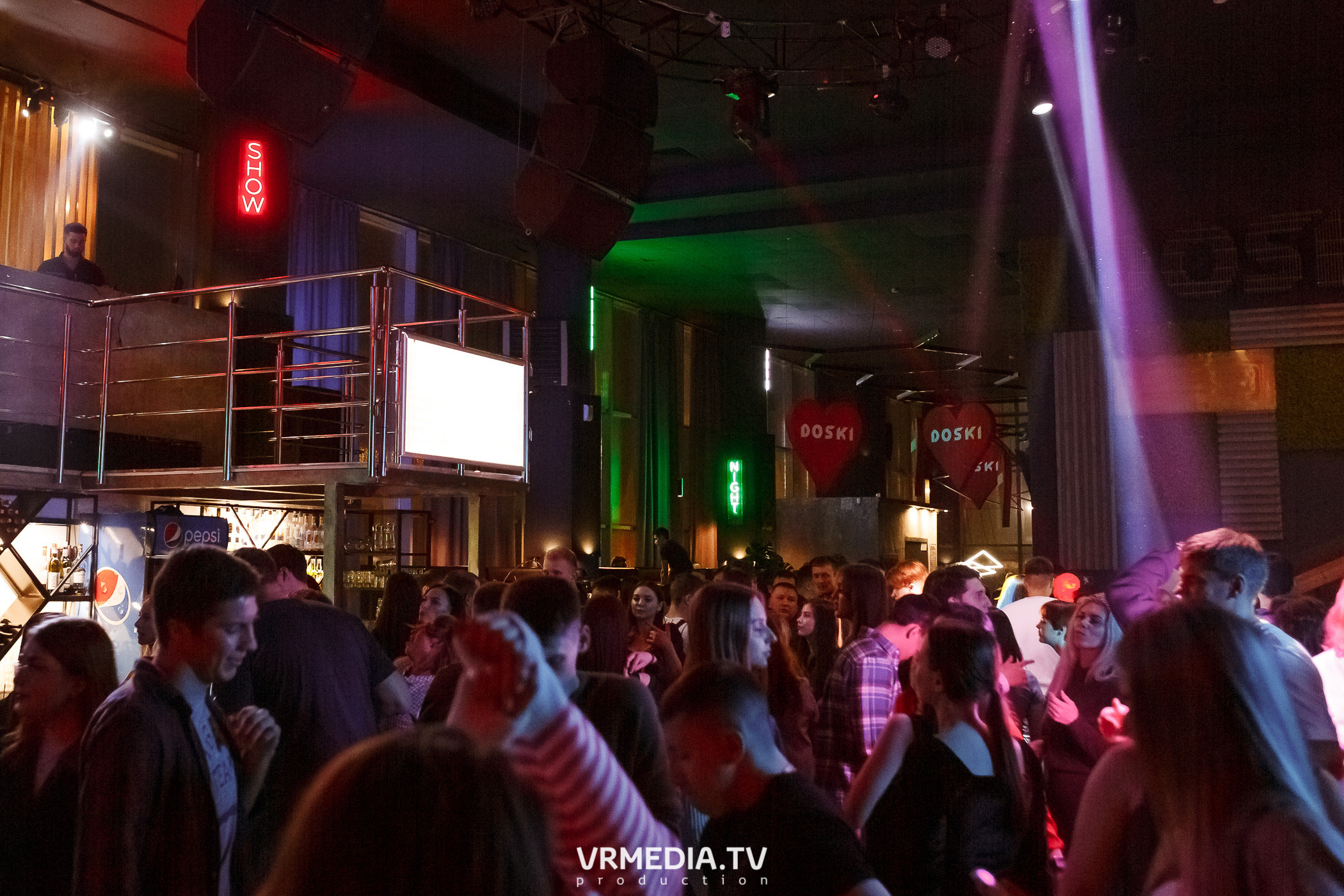 Выходные в баре «DOSKI»