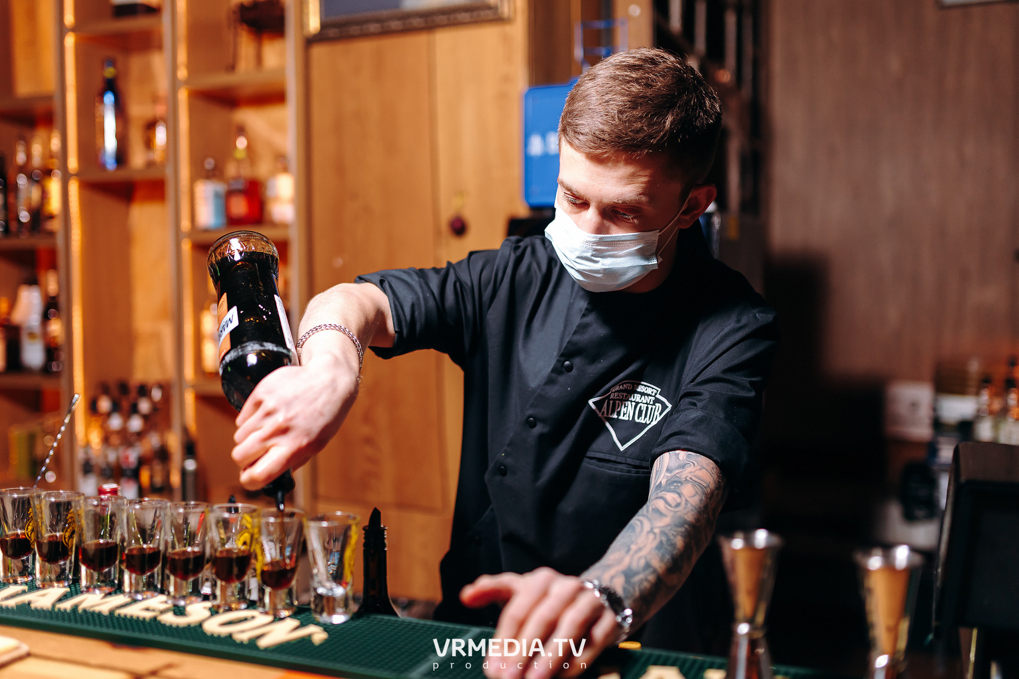 Международный женский день в «Alpen Club»