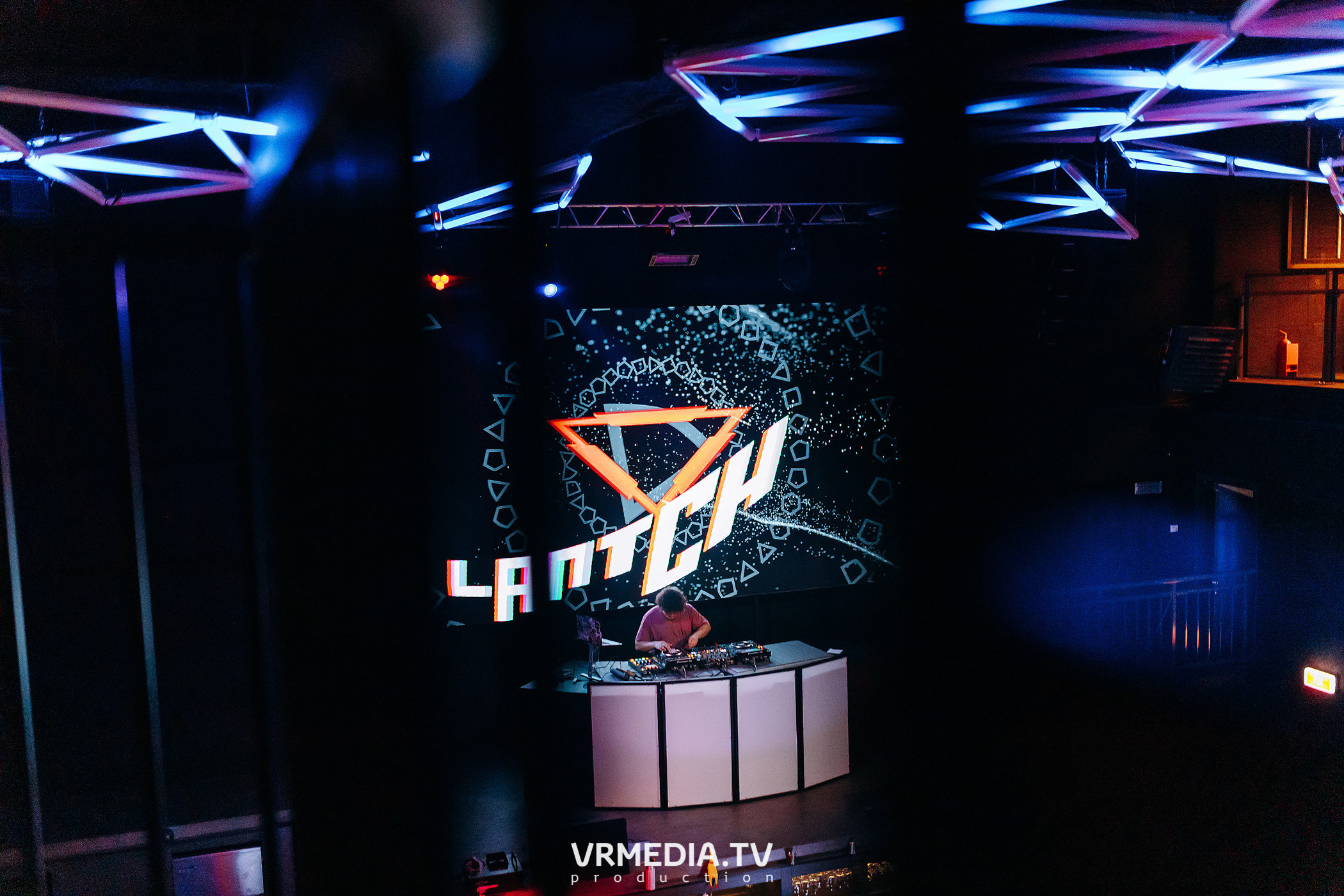 Live Broadcast в ночном клубе «ЭФИР»