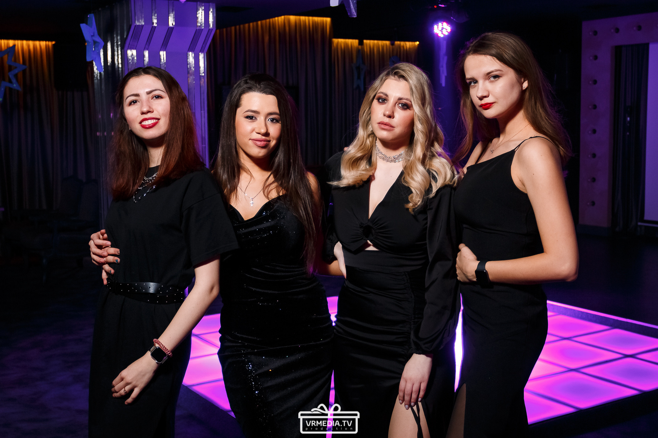 Merry Christmas в караоке-баре «Volna»