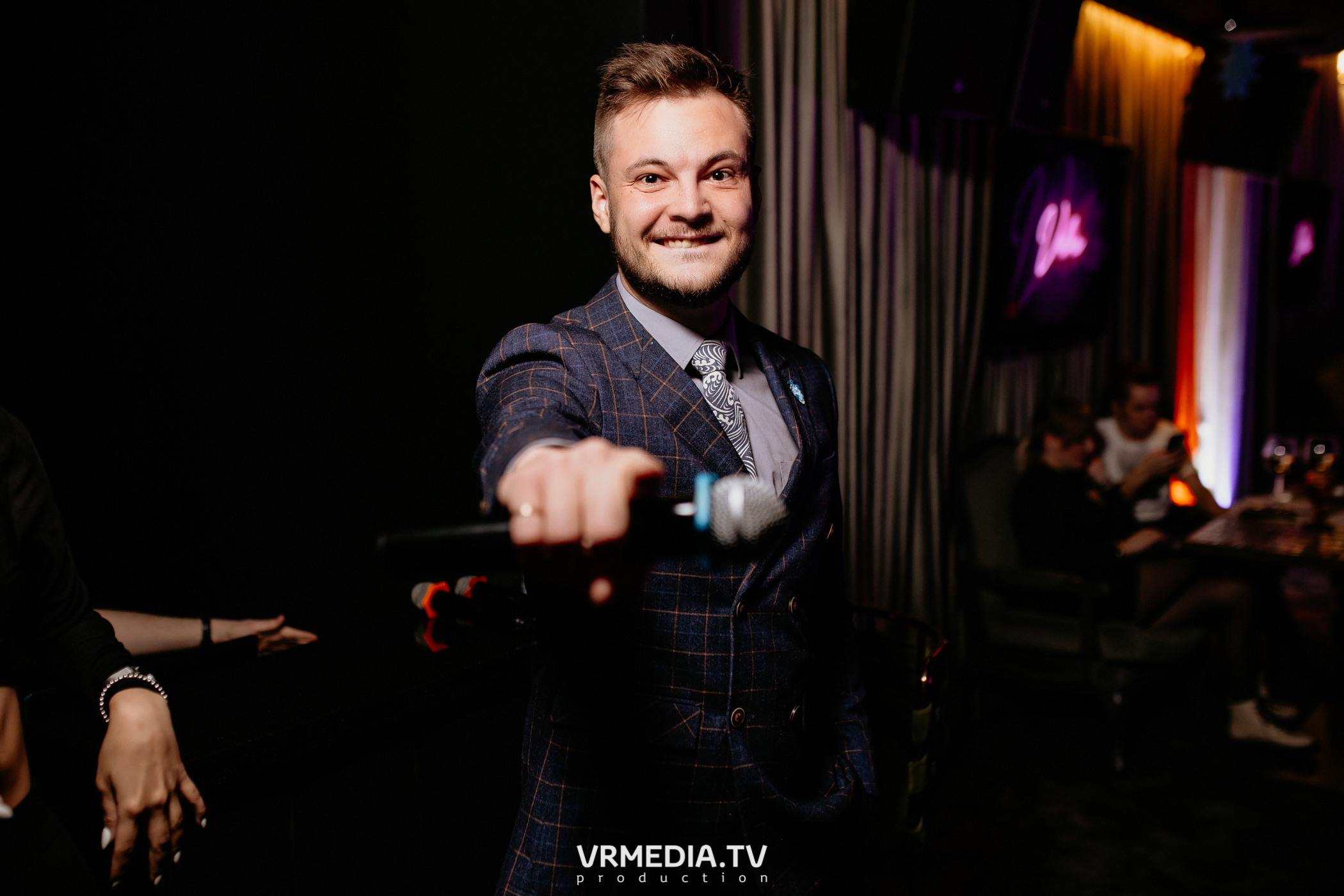 Международный женский день в караоке-баре «Volna»