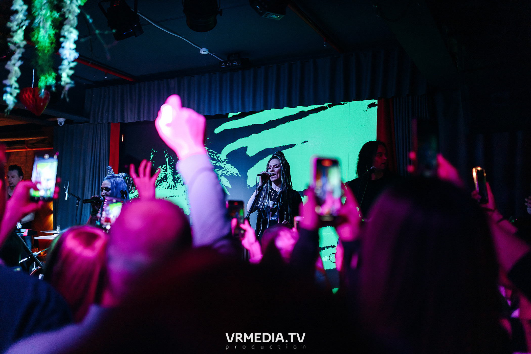 ЛИNДА в гриль-баре «Жара»