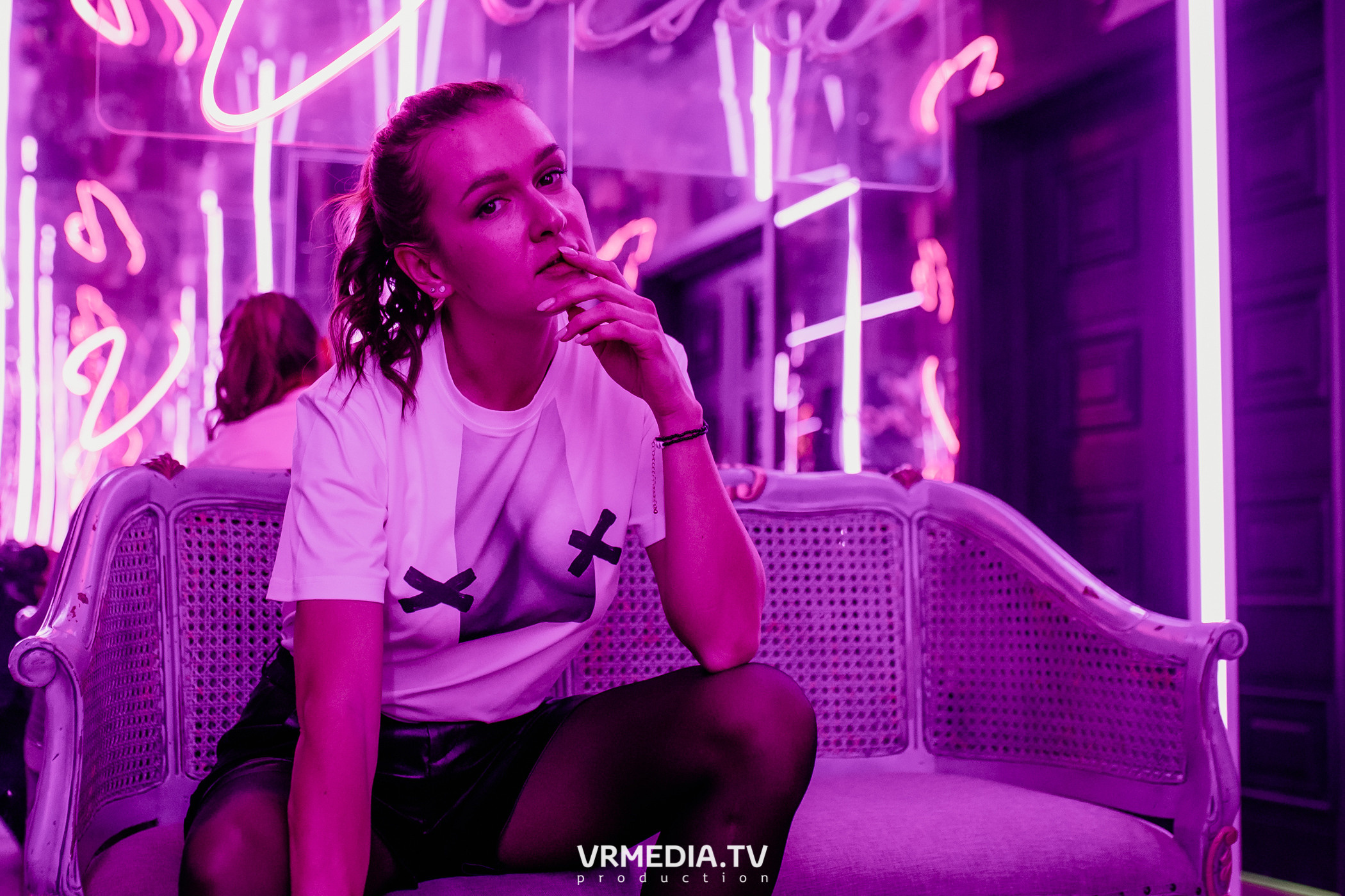 Международный женский день в караоке-баре «Volna»