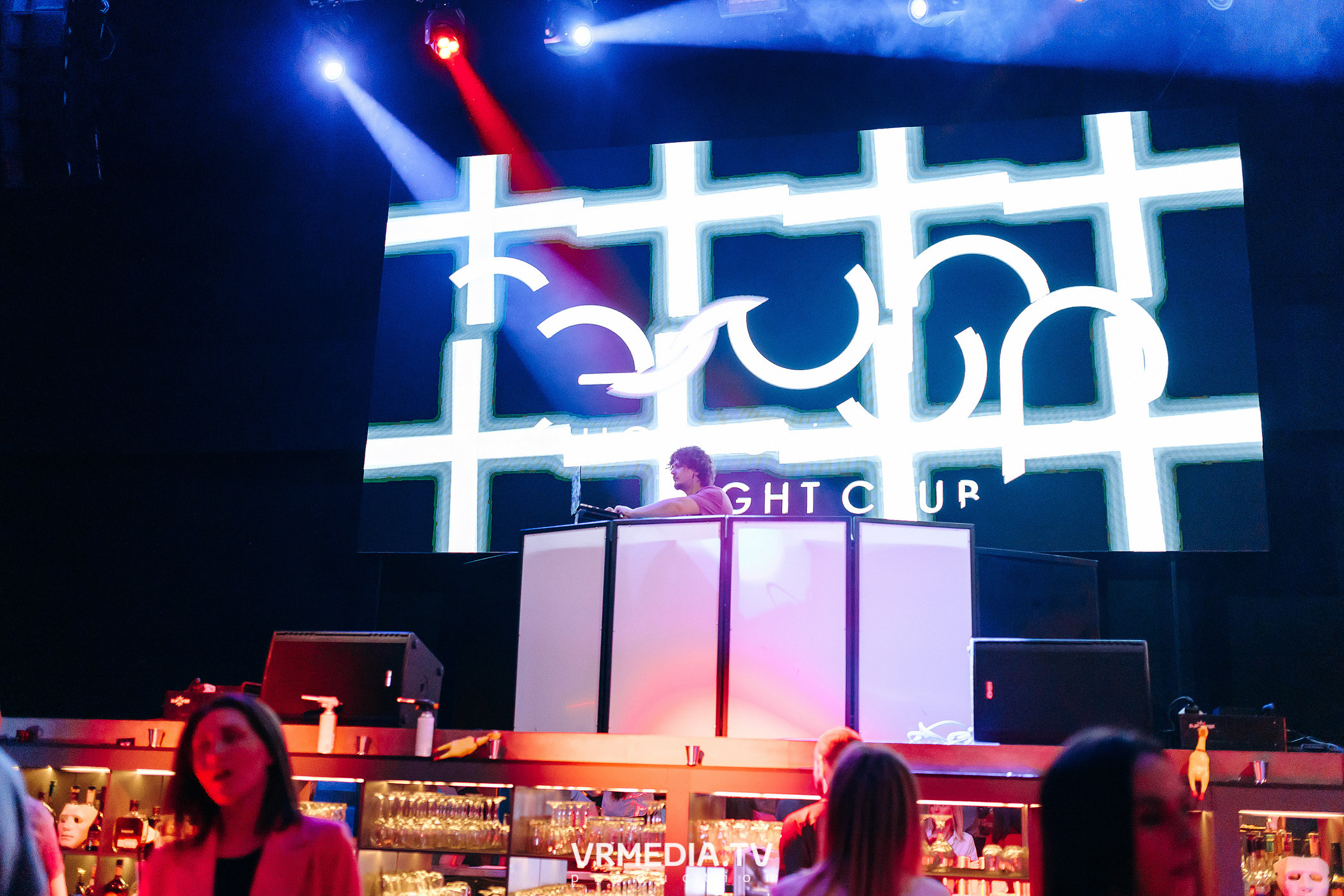 Live Broadcast в ночном клубе «ЭФИР»